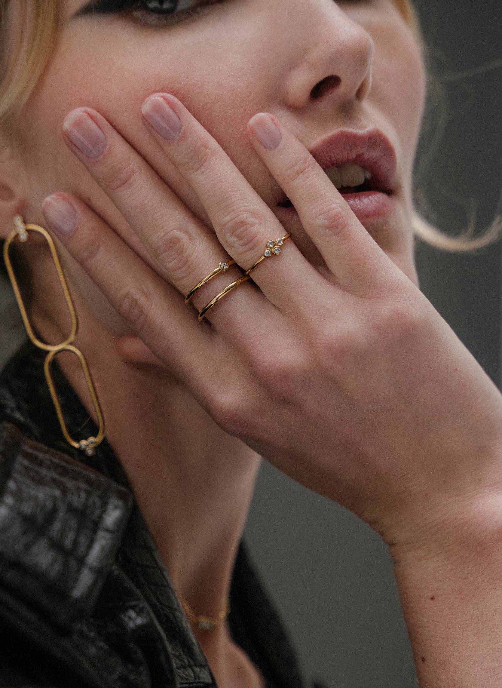 Fine Orithye ring AEC Paris White