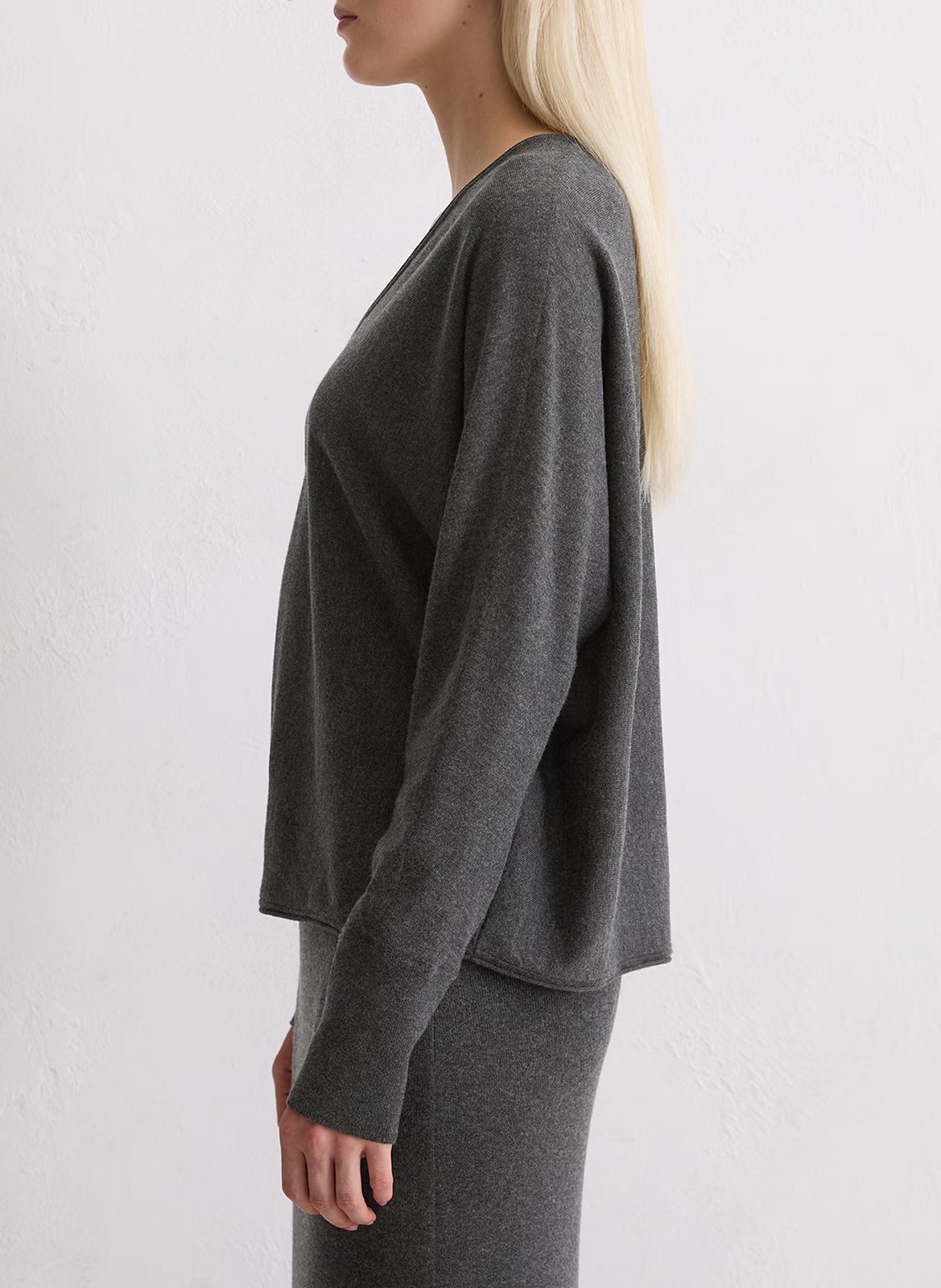 Jersey amplio de lana mezclada con cuello en V liso. MARC O'POLO Gris