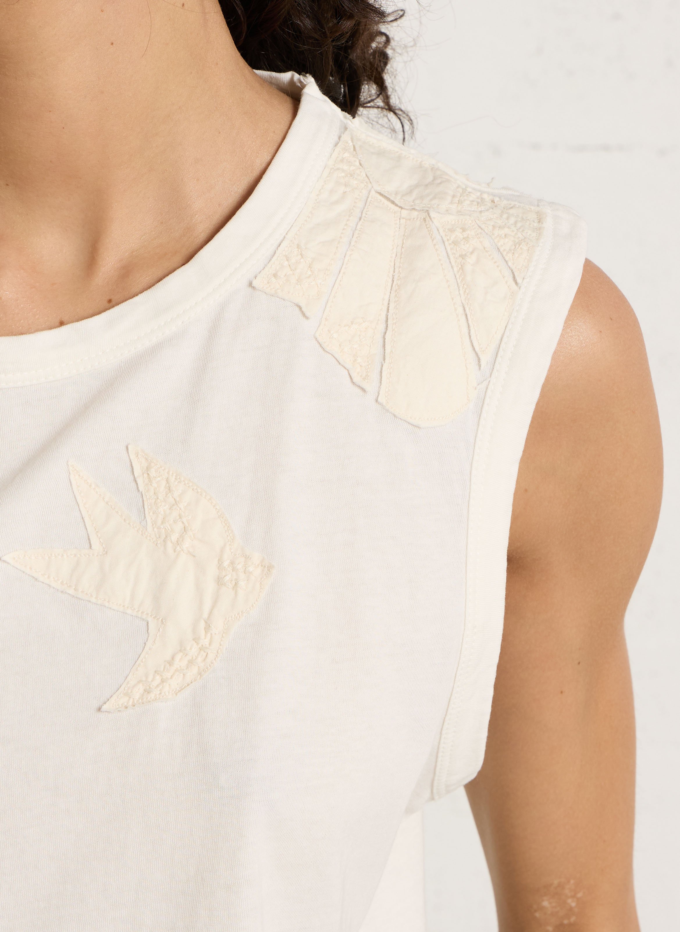 Sleeveless embroidered round neck T-shirt LEON & HARPER White