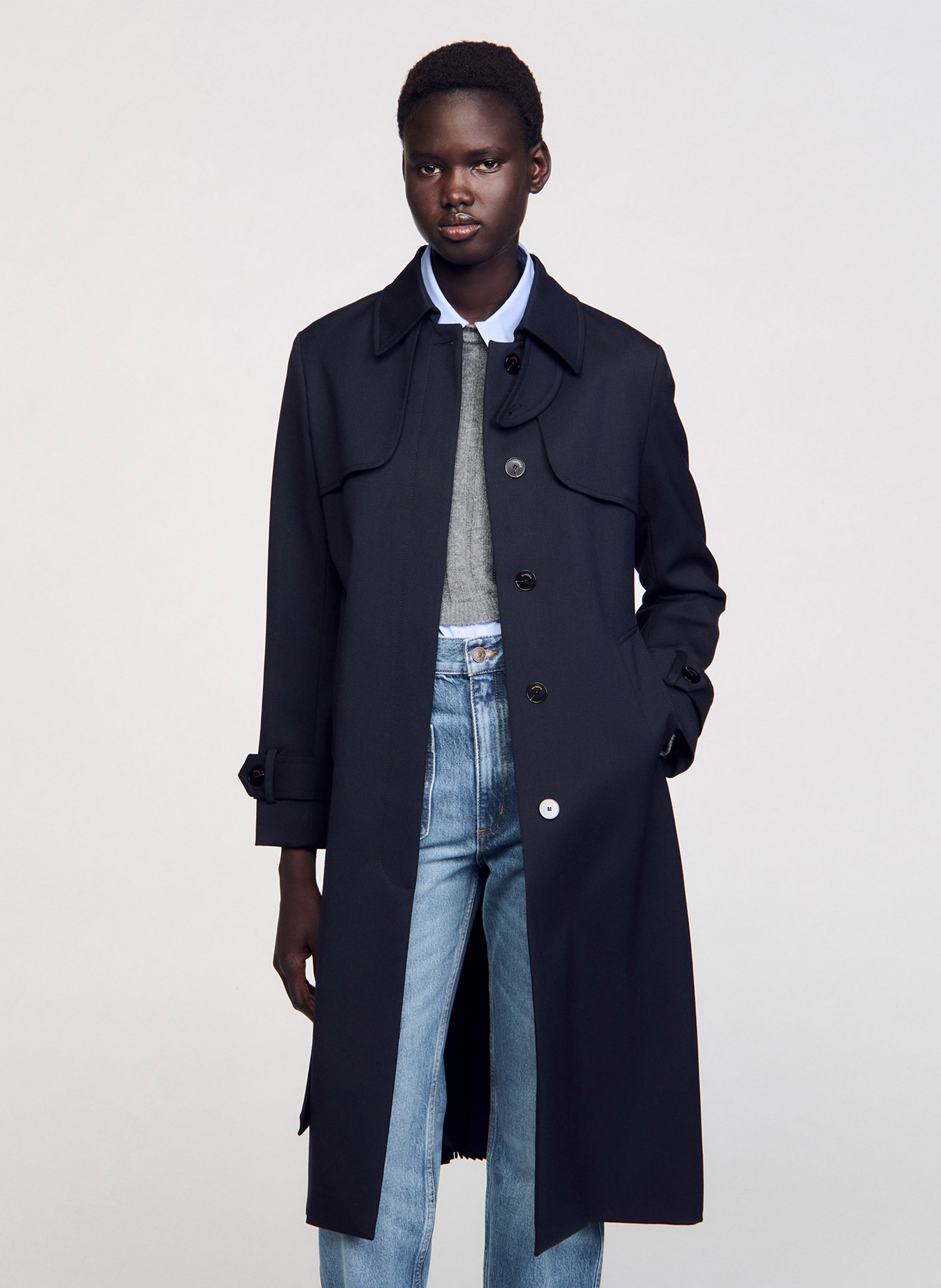 Trenchcoat met klassieke kraag en geplooid detail op de rug SANDRO Blauw
