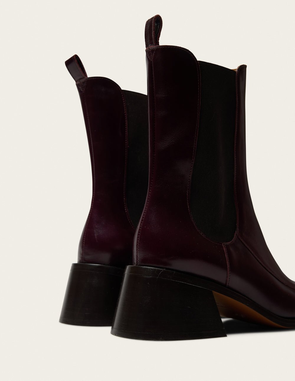 Heeled ankle boots ODAJE Red