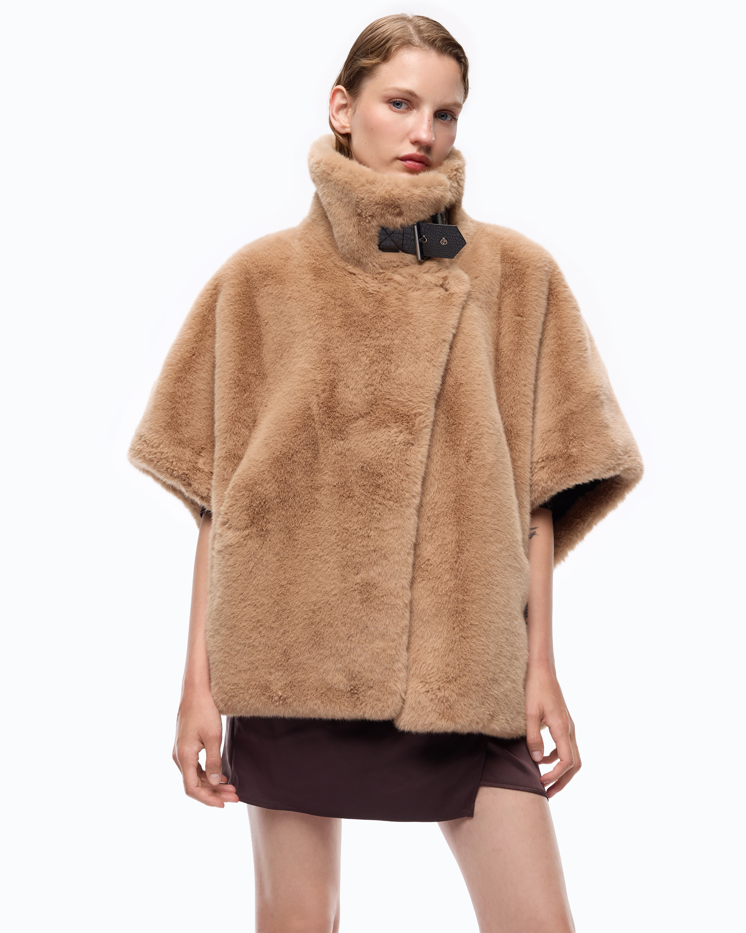 Cape en fourrure synthétique PINKO Beige