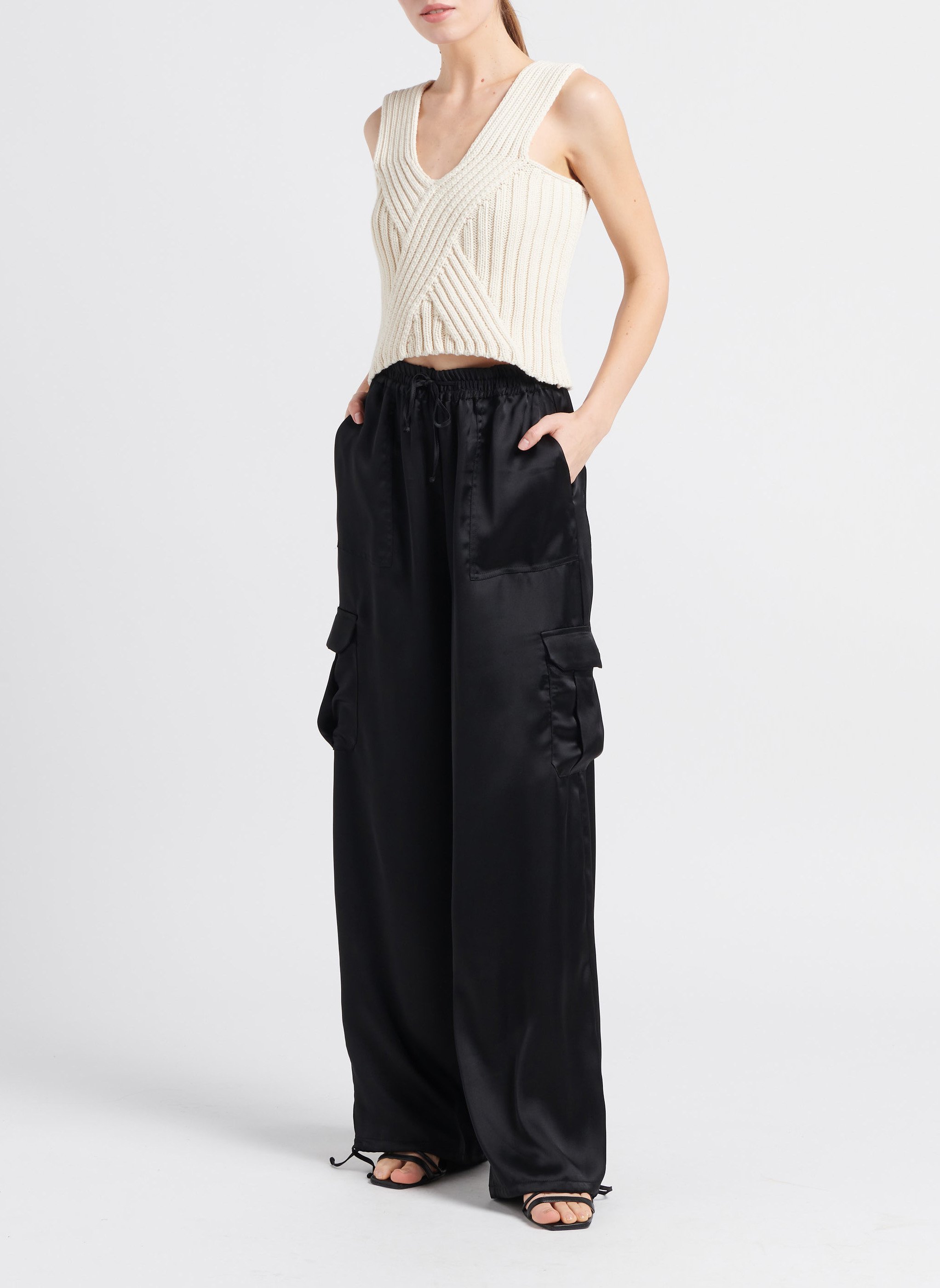 Top col V sans manches en coton mélangé  COLLECTORS CLUB Beige