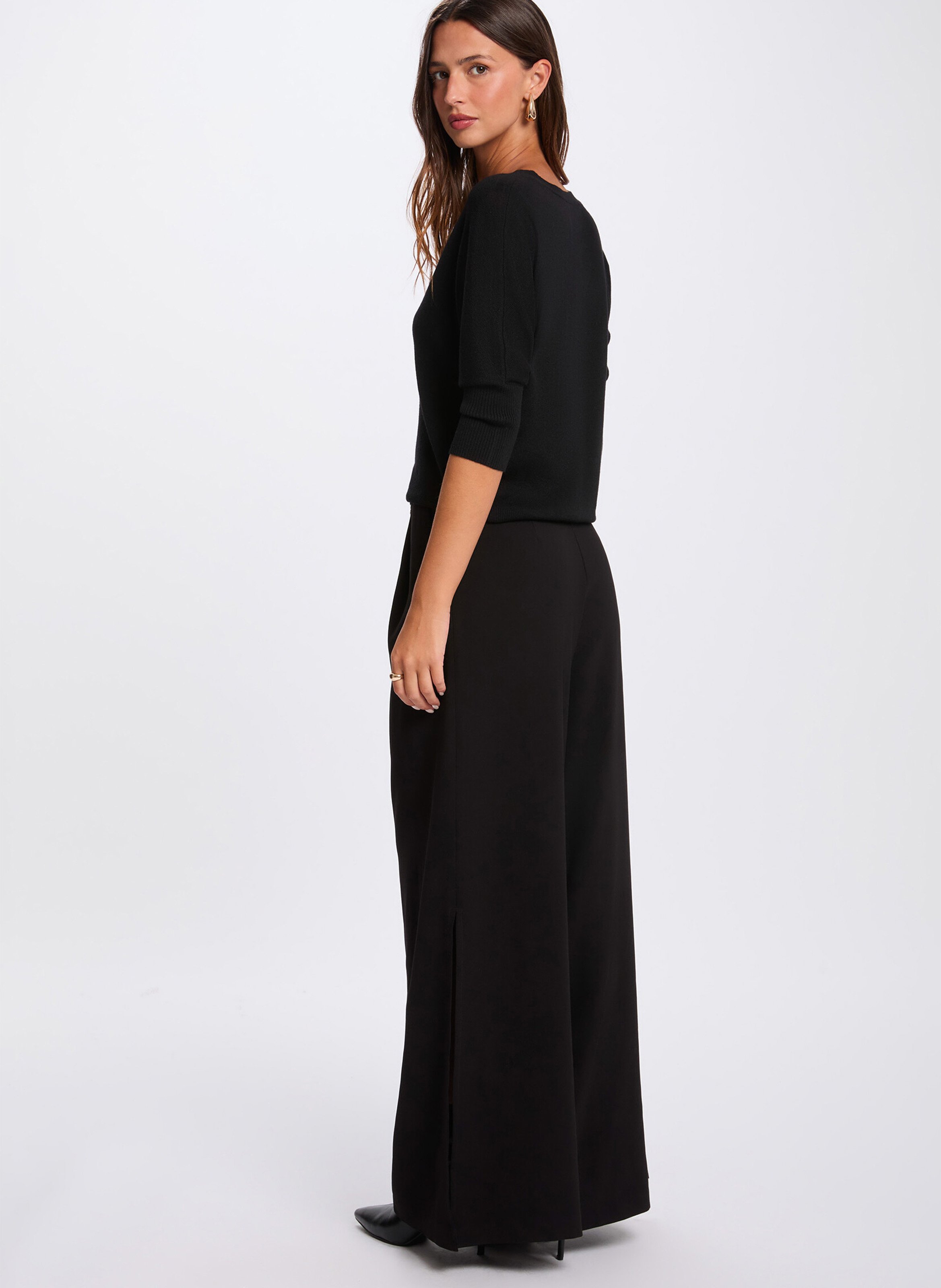 <em>Getailleerd vest met V-hals en effen knopen</em> MORGAN Zwart