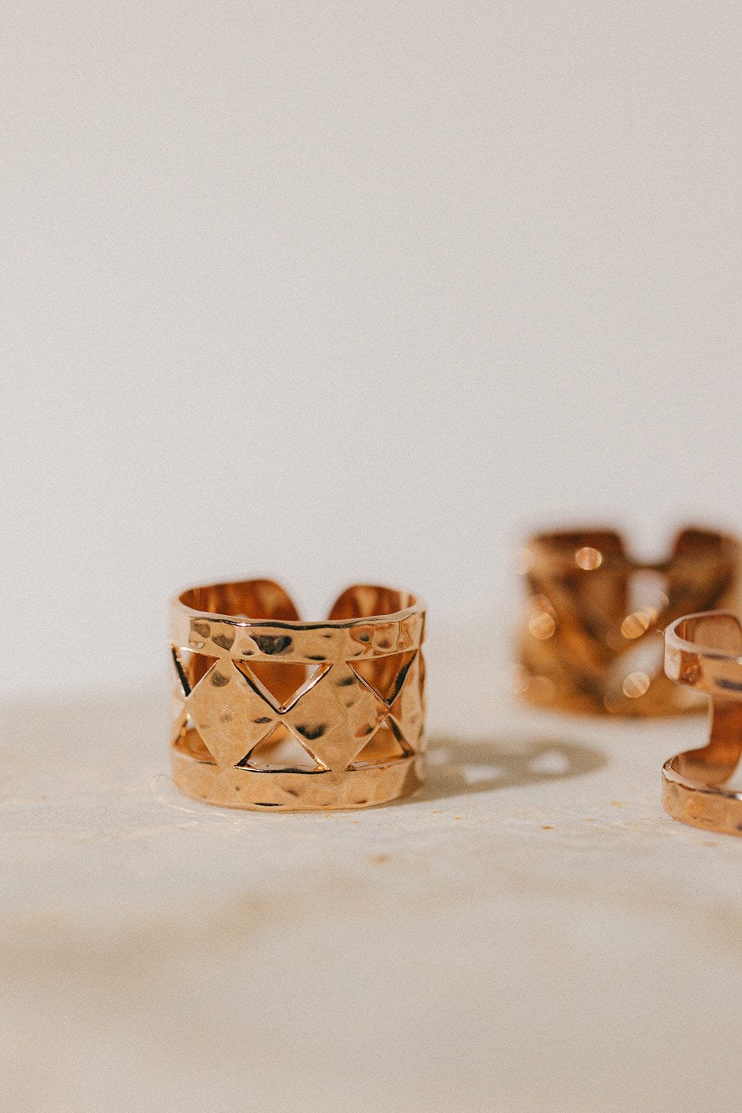 Hammered gold plated ring Pink