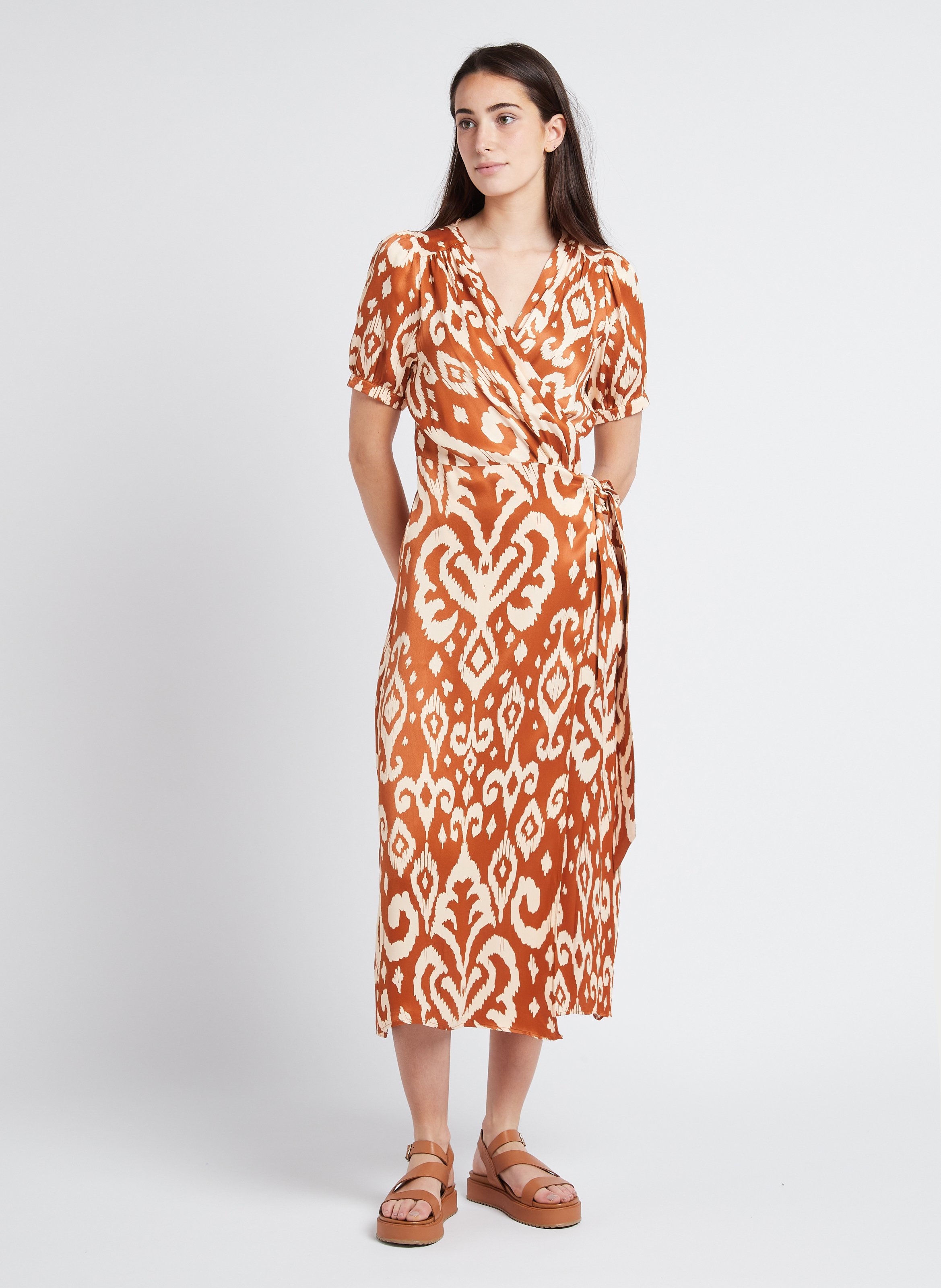 Lange wikkeljurk met print LA PETITE ETOILE Bruin