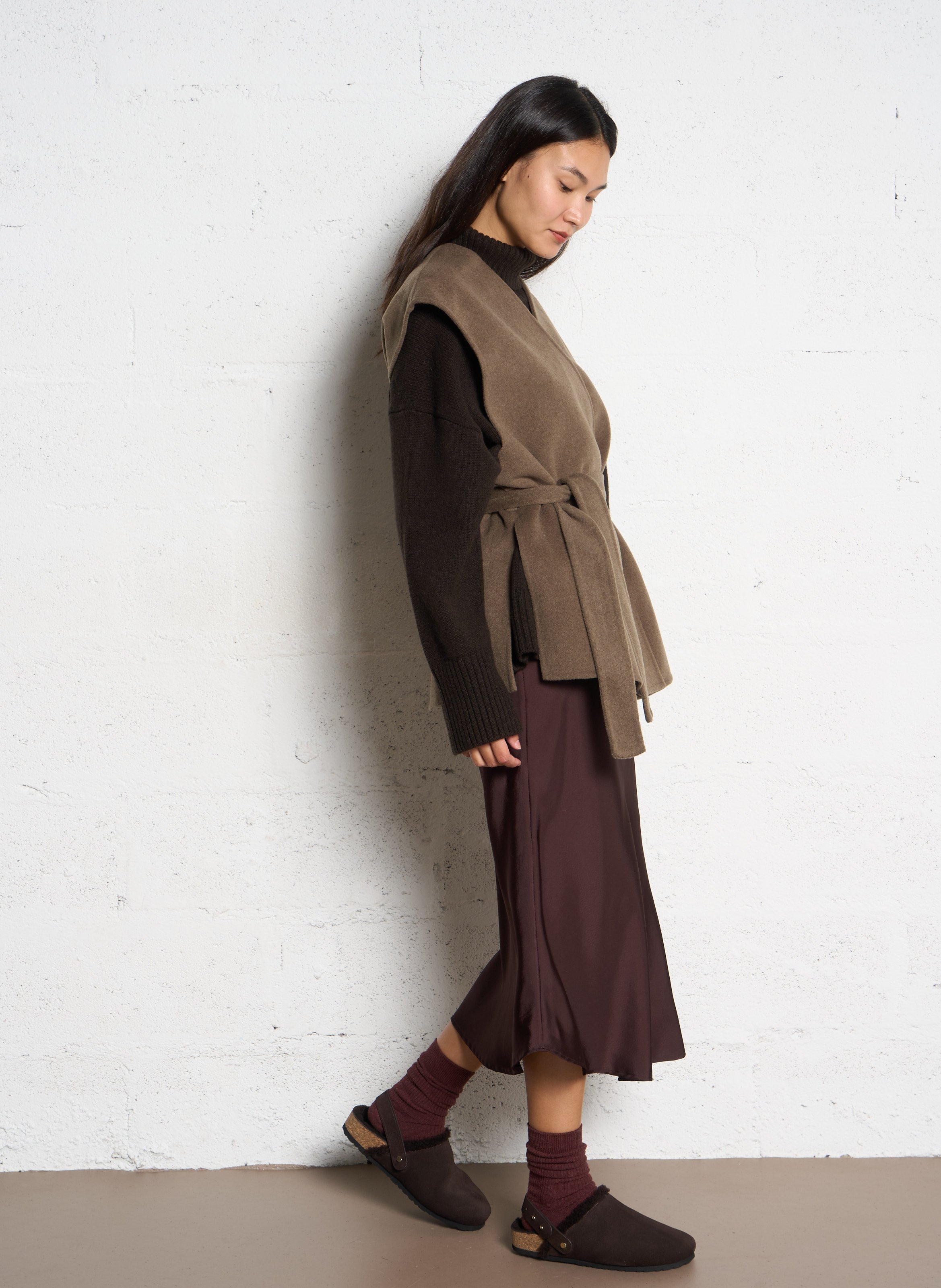 Sabots fourrés en cuir velours SOEUR Marron