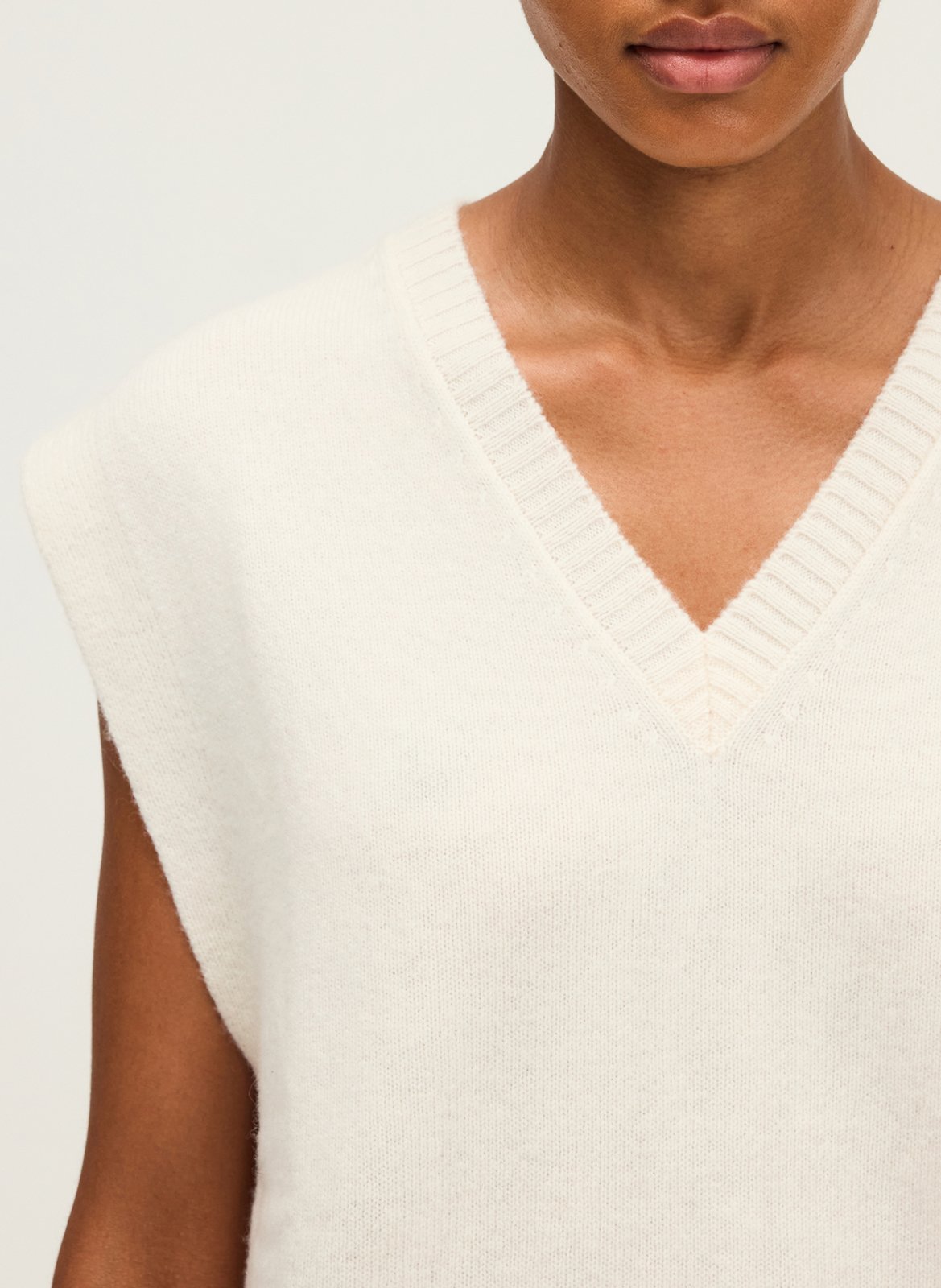 Pull col V uni en laine PABLO Beige