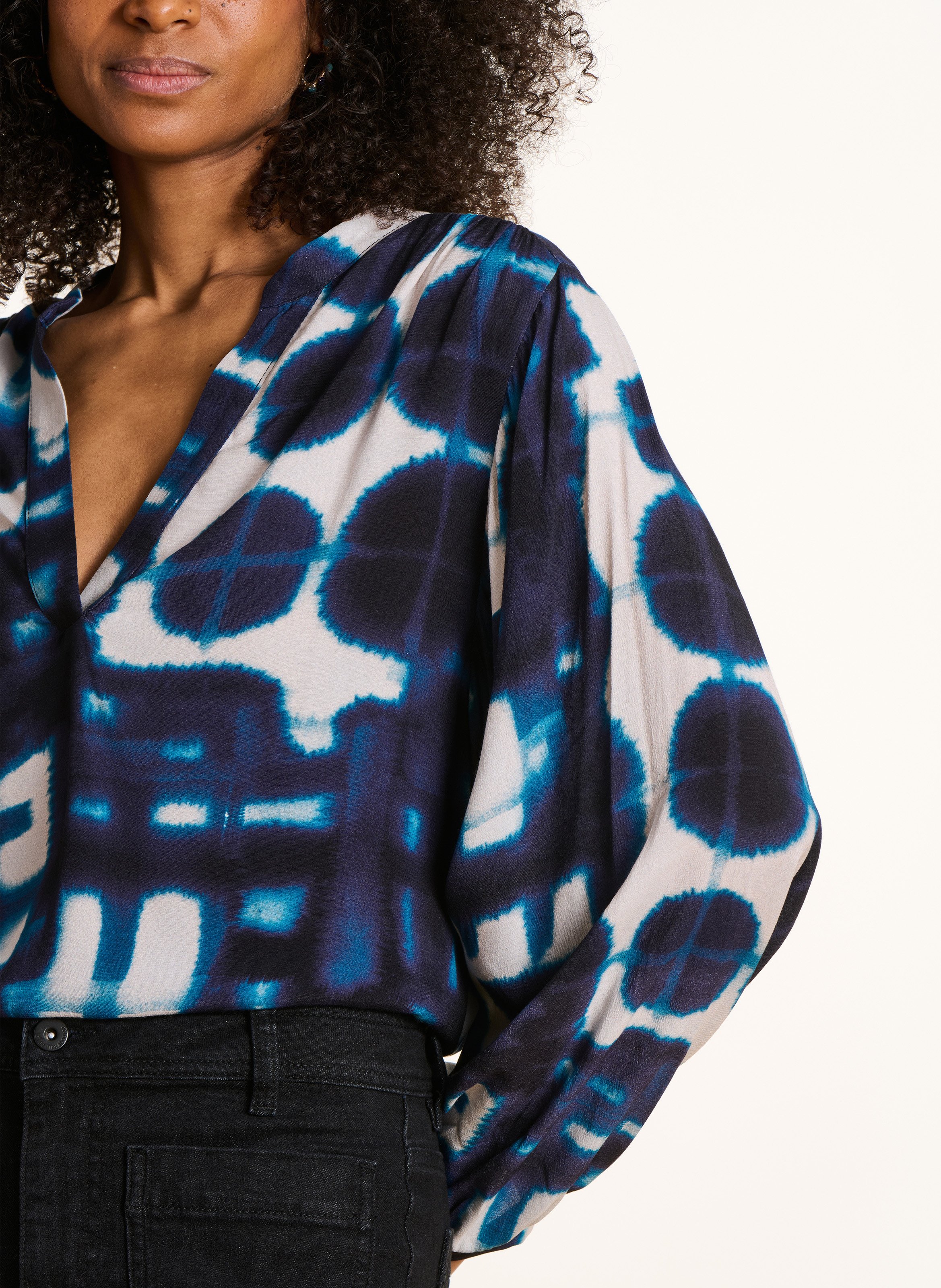 Blouse oversize col tunisien imprimé LA FEE MARABOUTEE Bleu