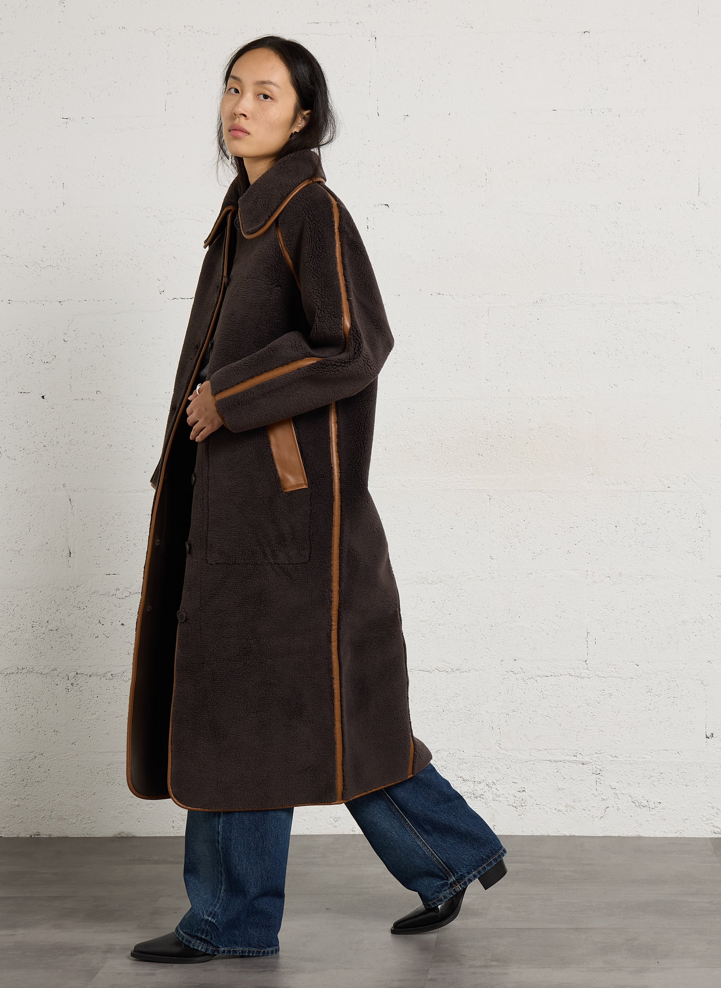 Straight coat with classic collar in faux leather THE TINY BIG SISTER Brown