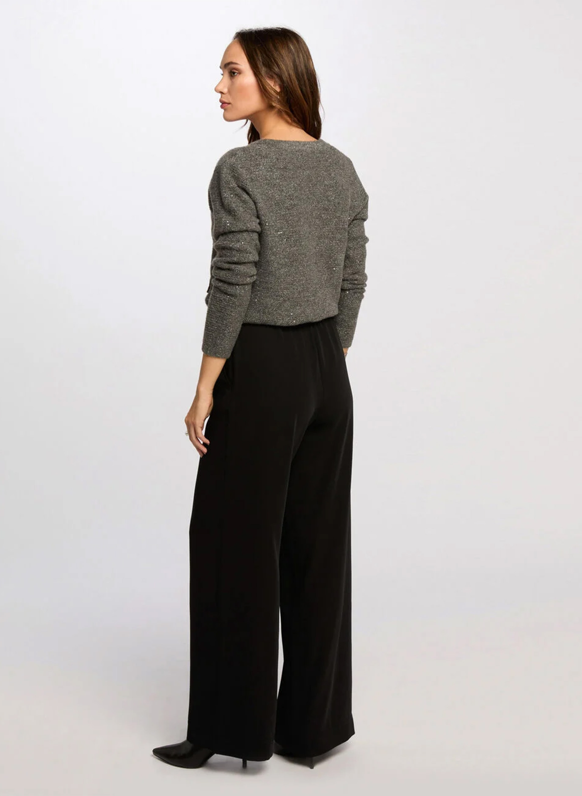 Wide leg pleated pants in a solid color MORGAN Black