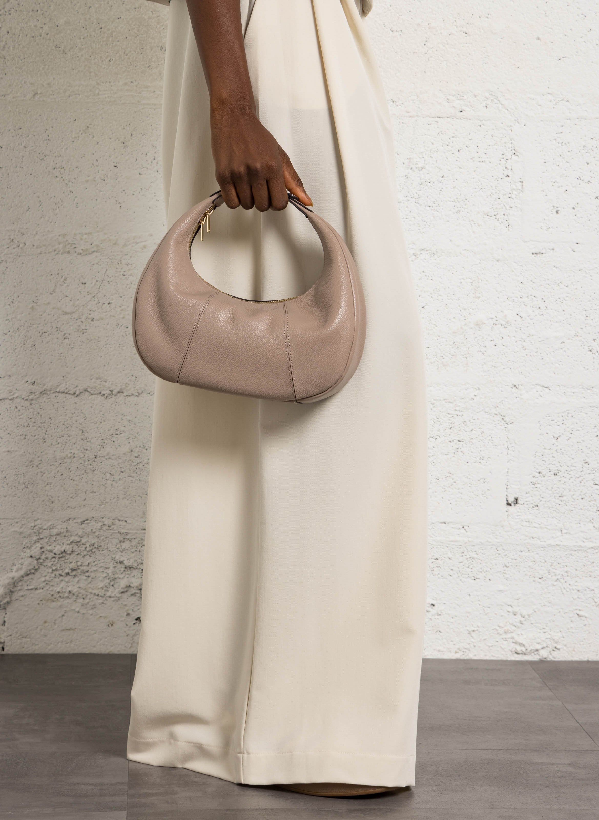 Kleine hobo tas met rits in korrelig leer | Beige LE TANNEUR Dames
