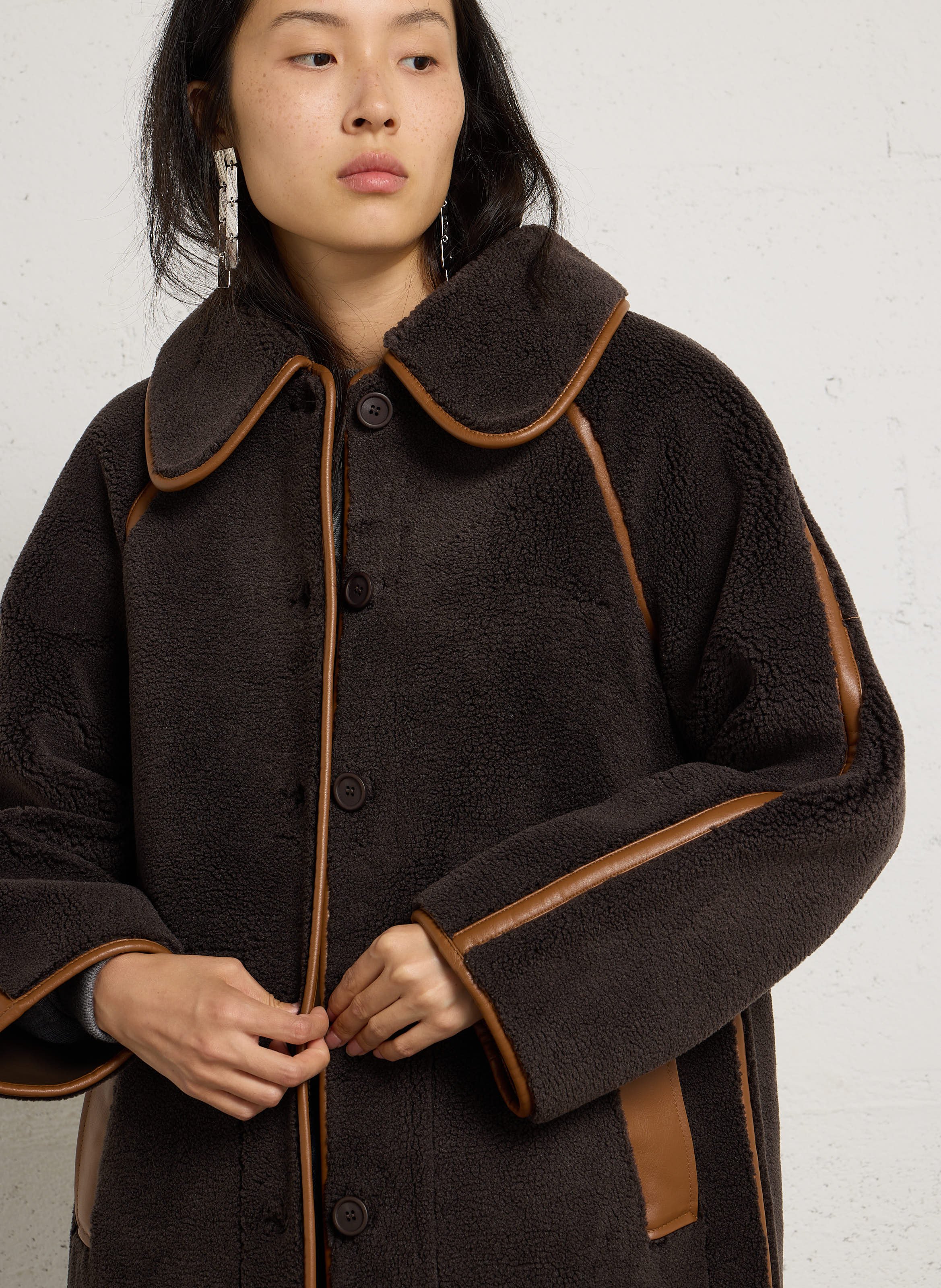 Straight coat with classic collar in faux leather THE TINY BIG SISTER Brown