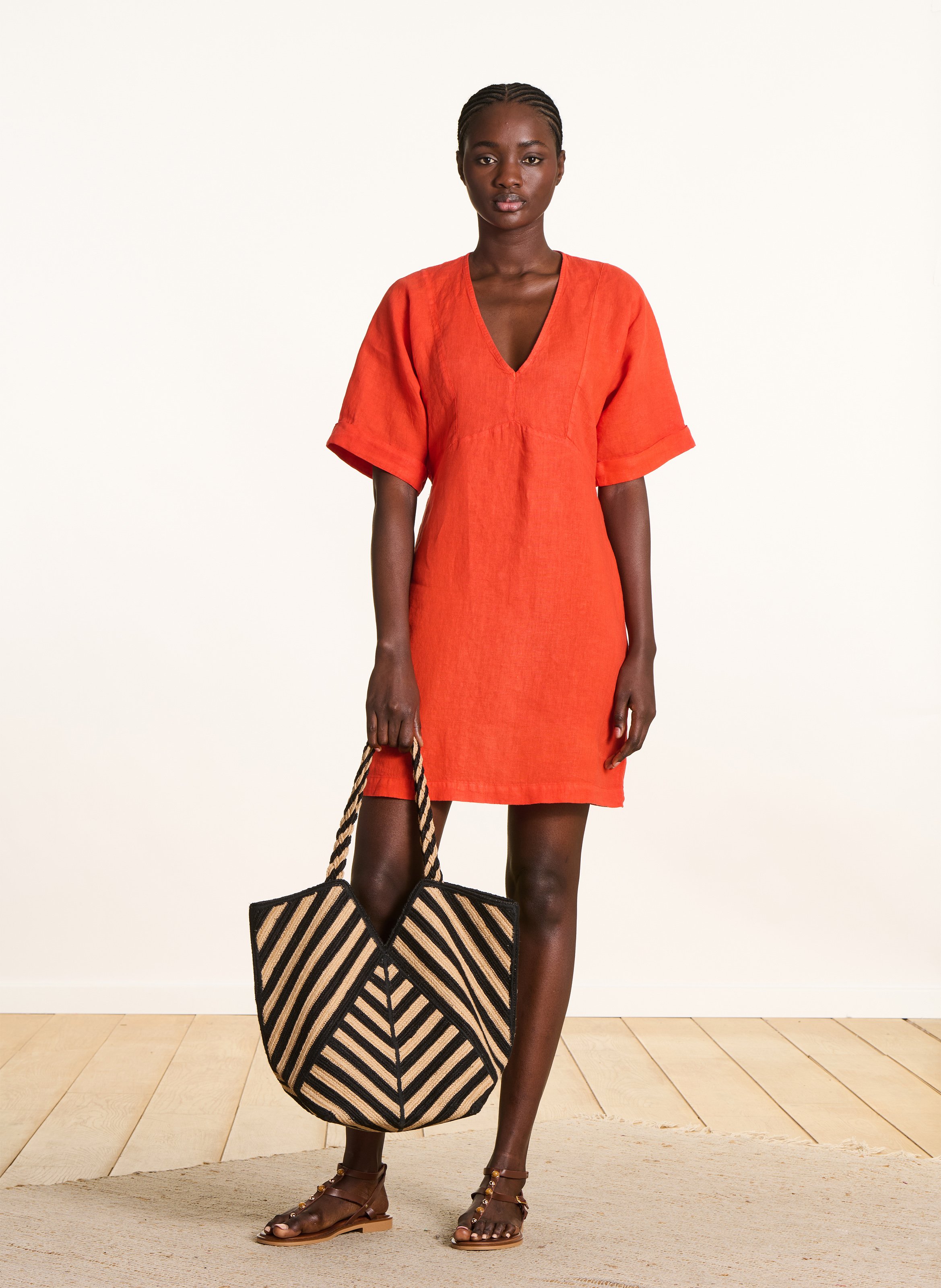 Robe courte col V en lin LA FEE MARABOUTEE