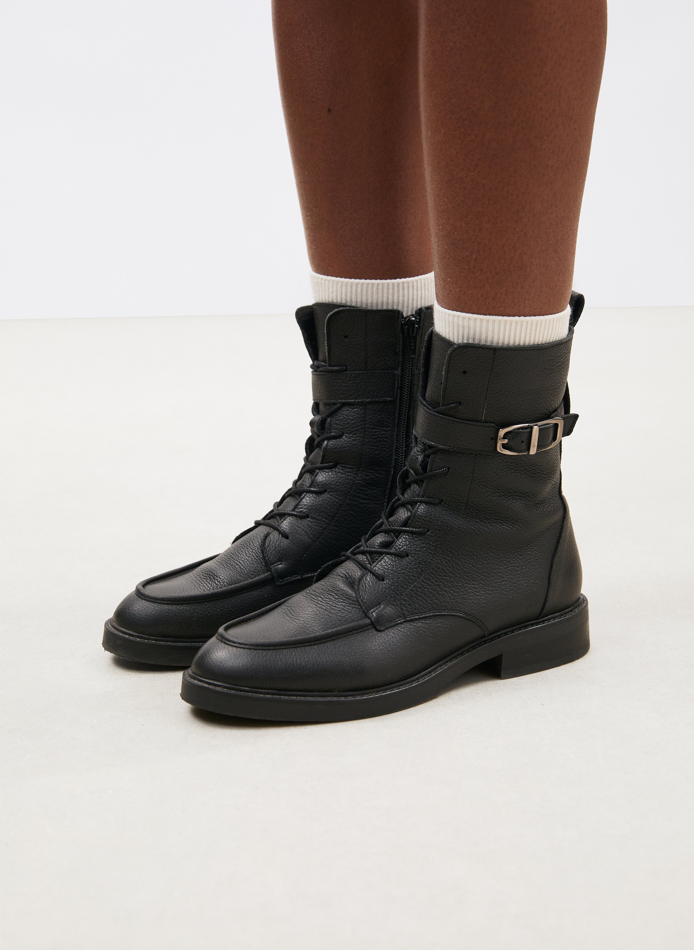 Boots lacées en cuir HUMILITY Noir