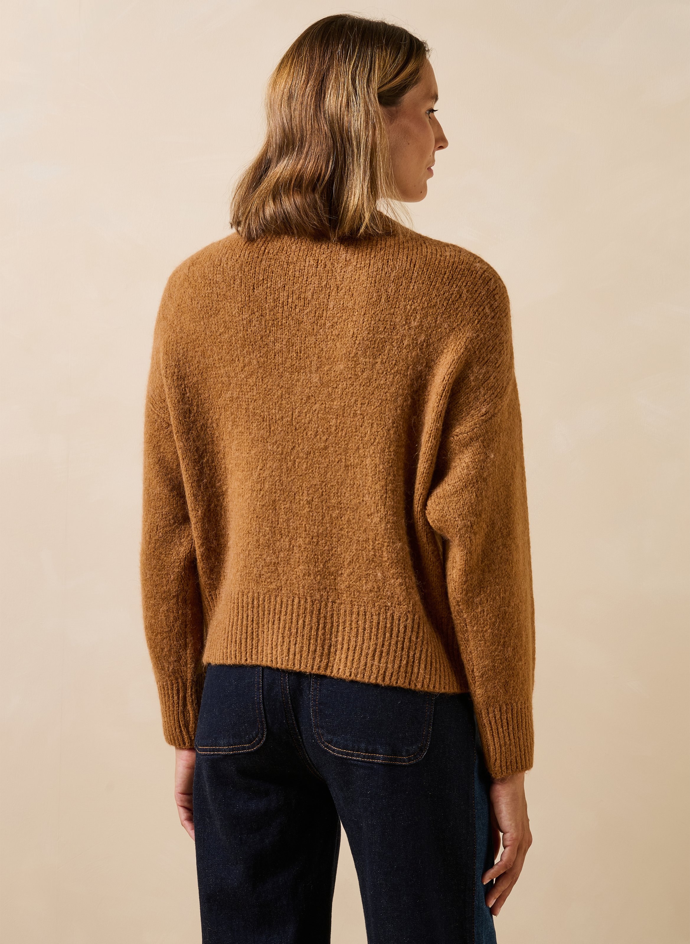 Weiter Pullover mit V-Ausschnitt LA FEE MARABOUTEE Braun