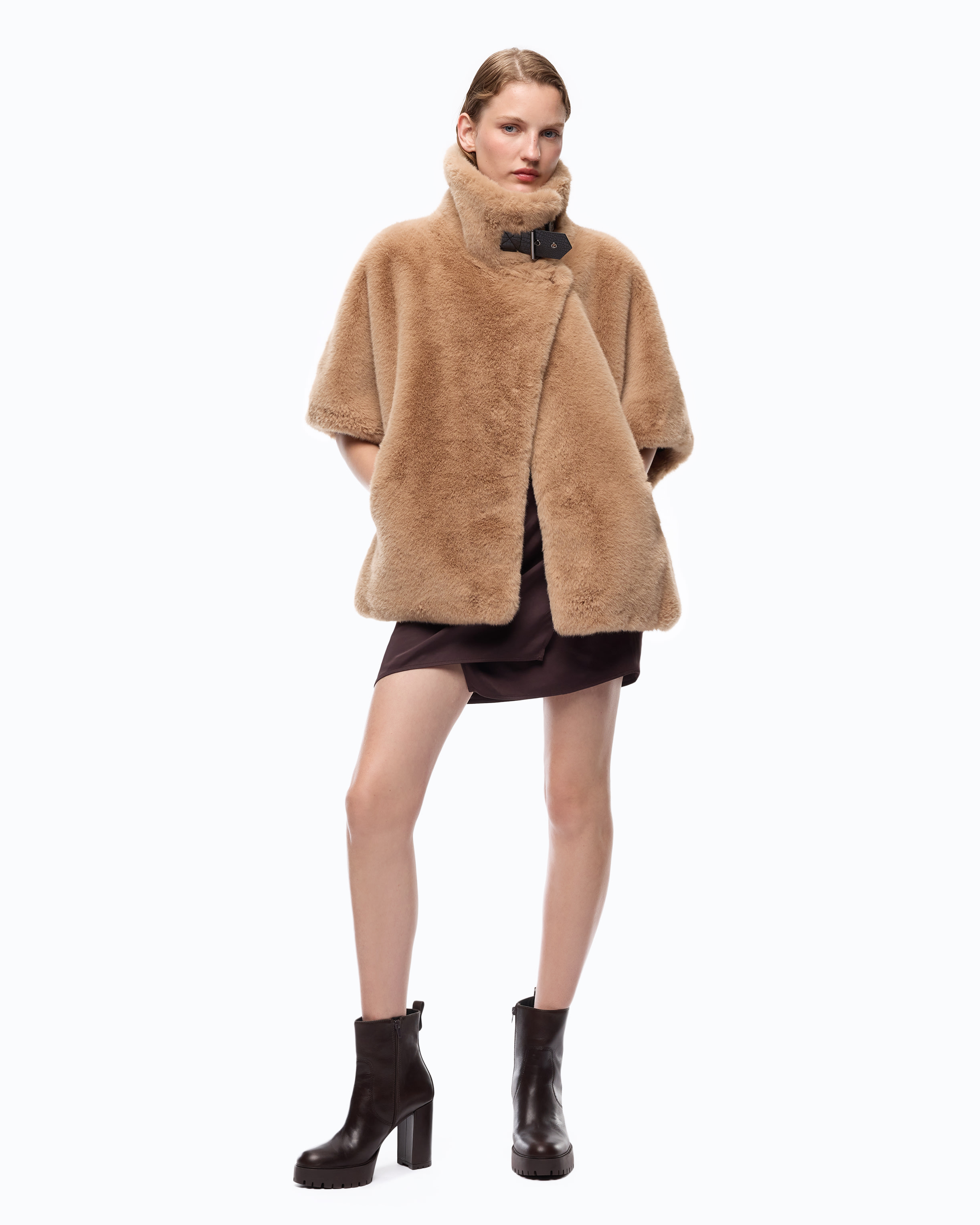 Cape en fourrure synthétique PINKO Beige