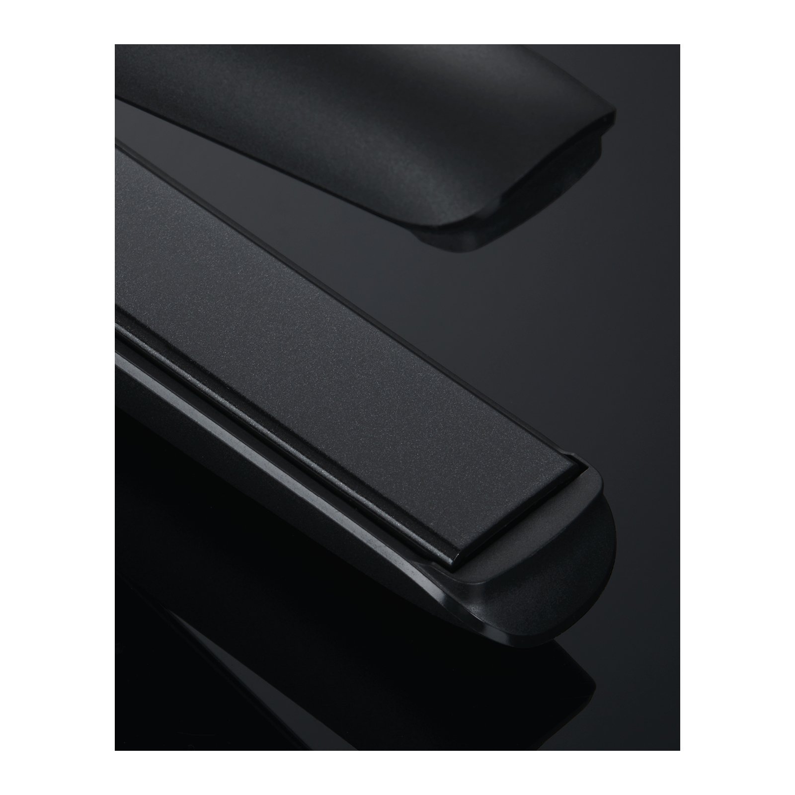 GHD Unplugged black straighteners GHD Noir