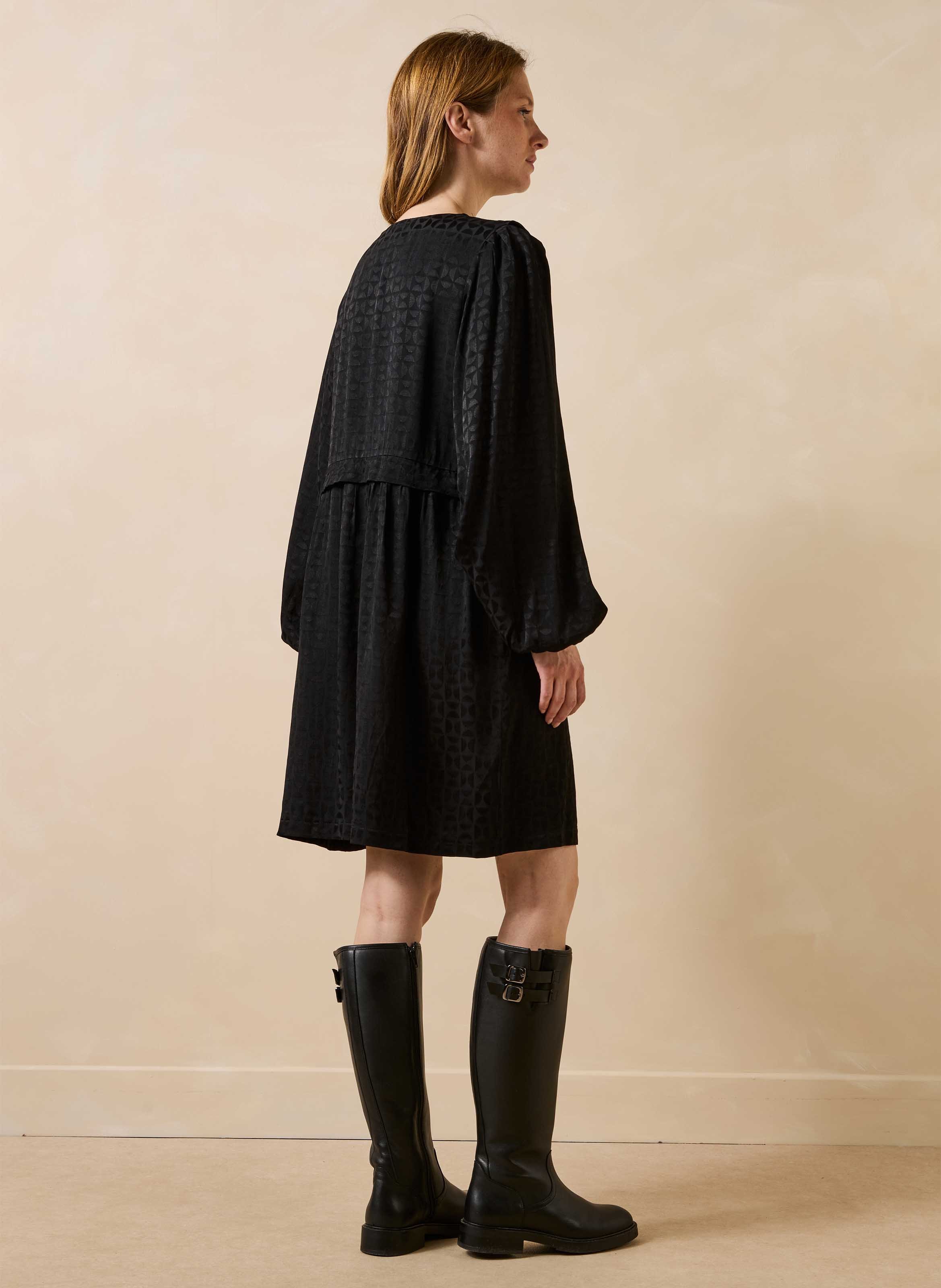 Robe courte manches longues LA FEE MARABOUTEE Noir