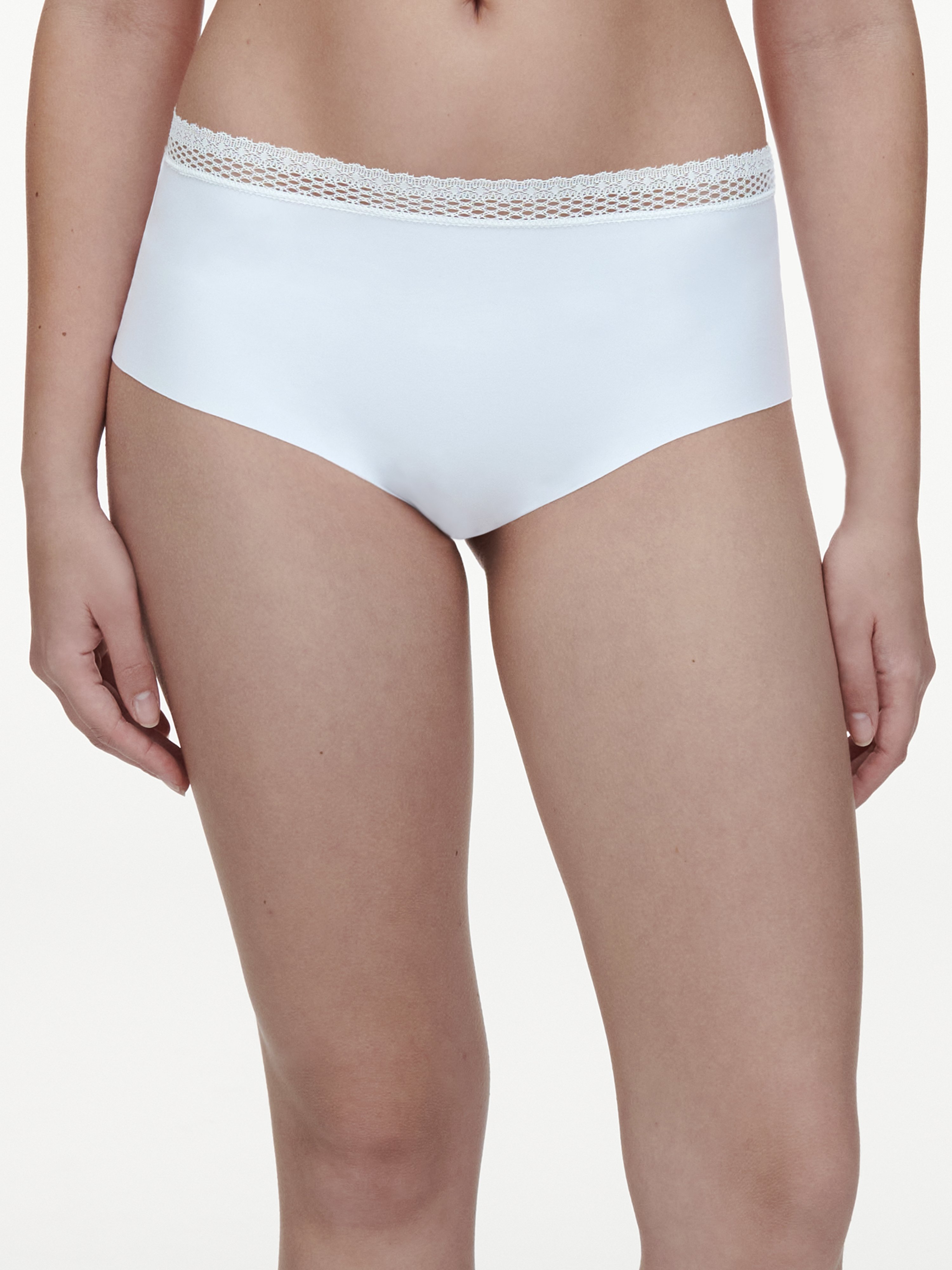 High-waisted lace panties CHANTELLE White