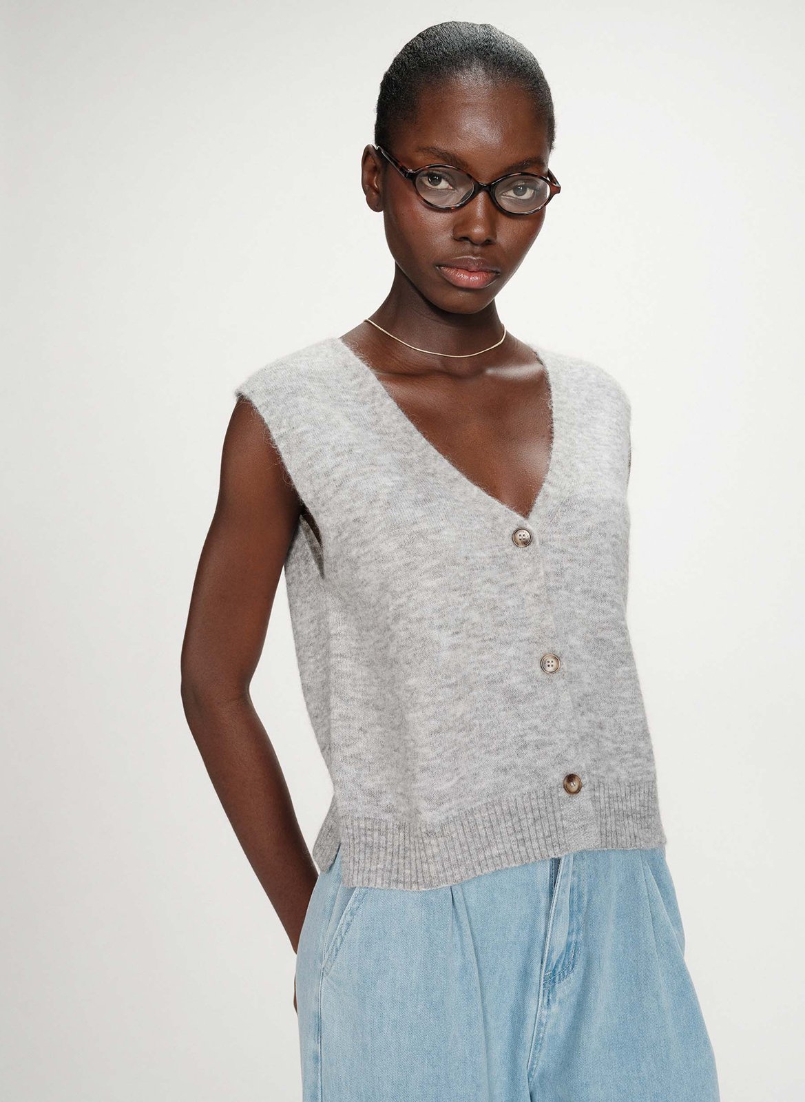 Sleeveless V-neck solid cardigan GRACE ET MILA