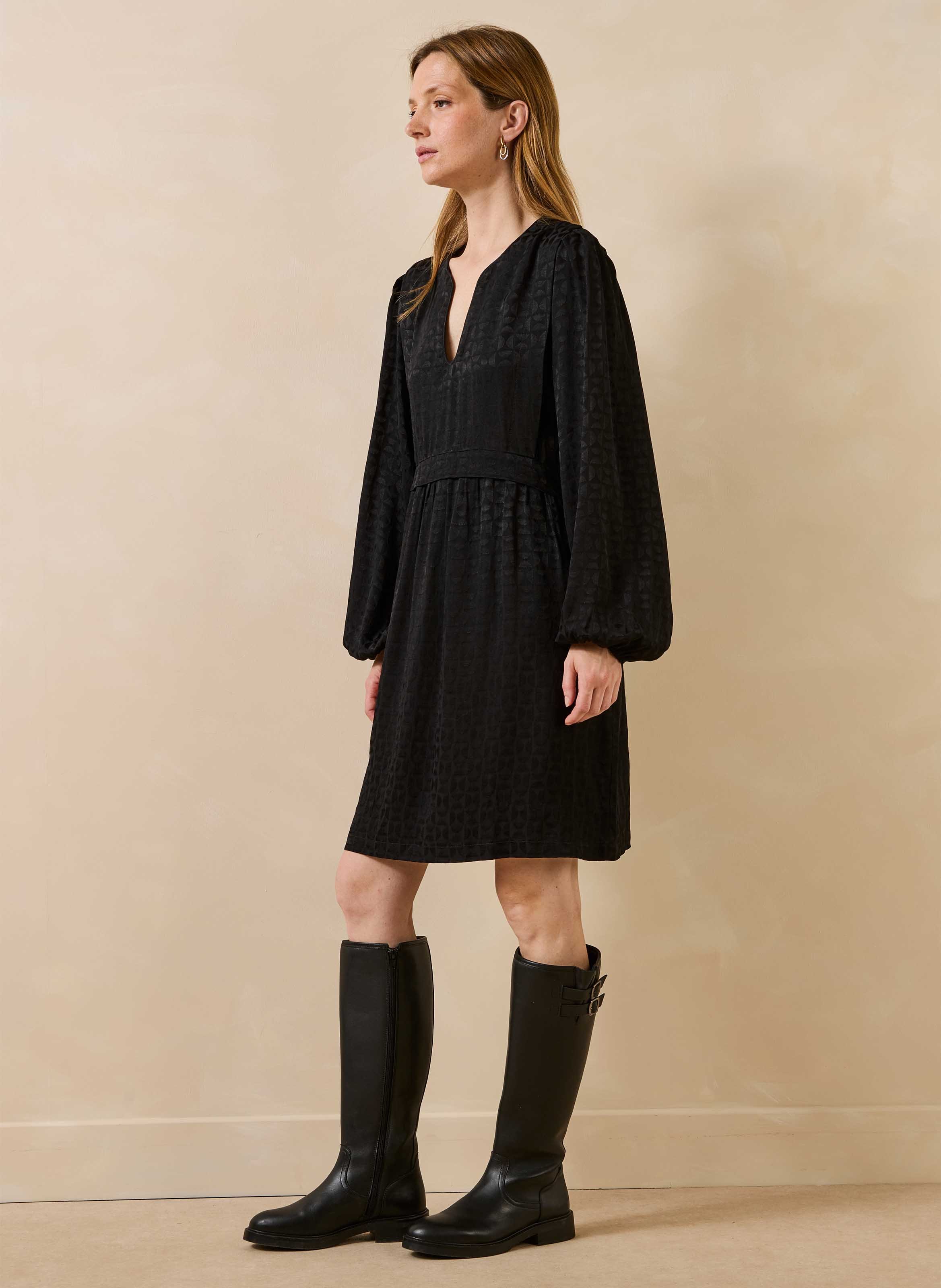 Robe courte manches longues LA FEE MARABOUTEE Noir