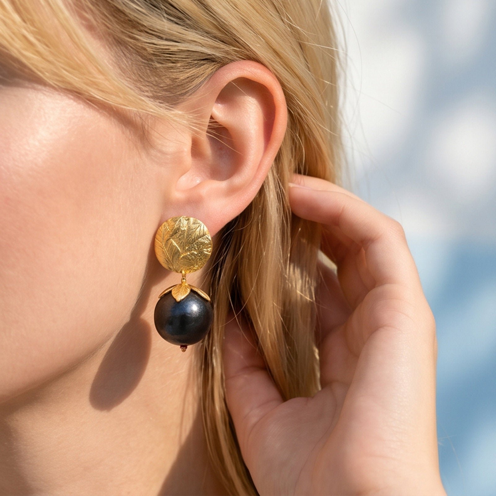 Clips pendants gold plated SATELLITE PARIS Black