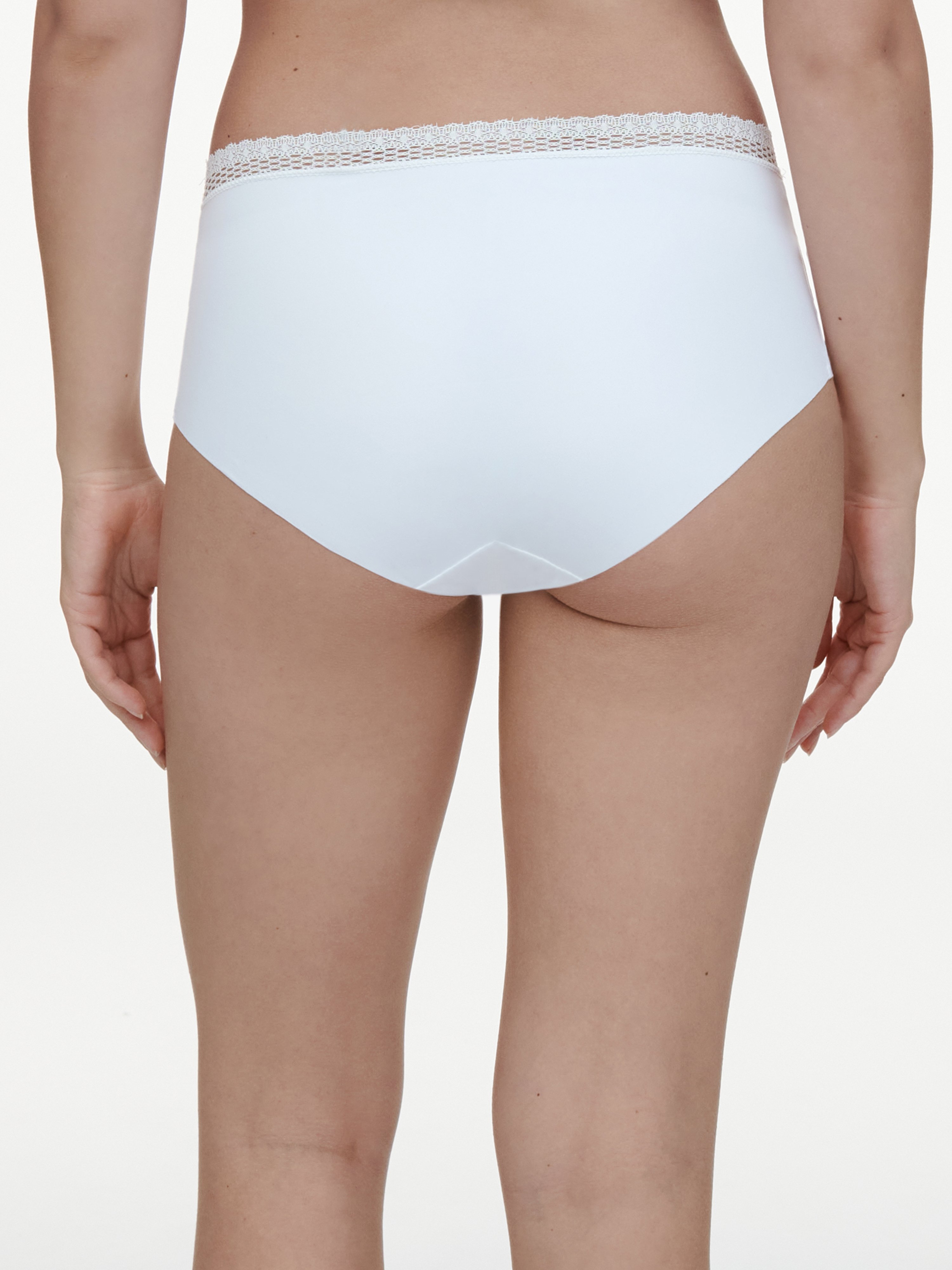 High-waisted lace panties CHANTELLE White