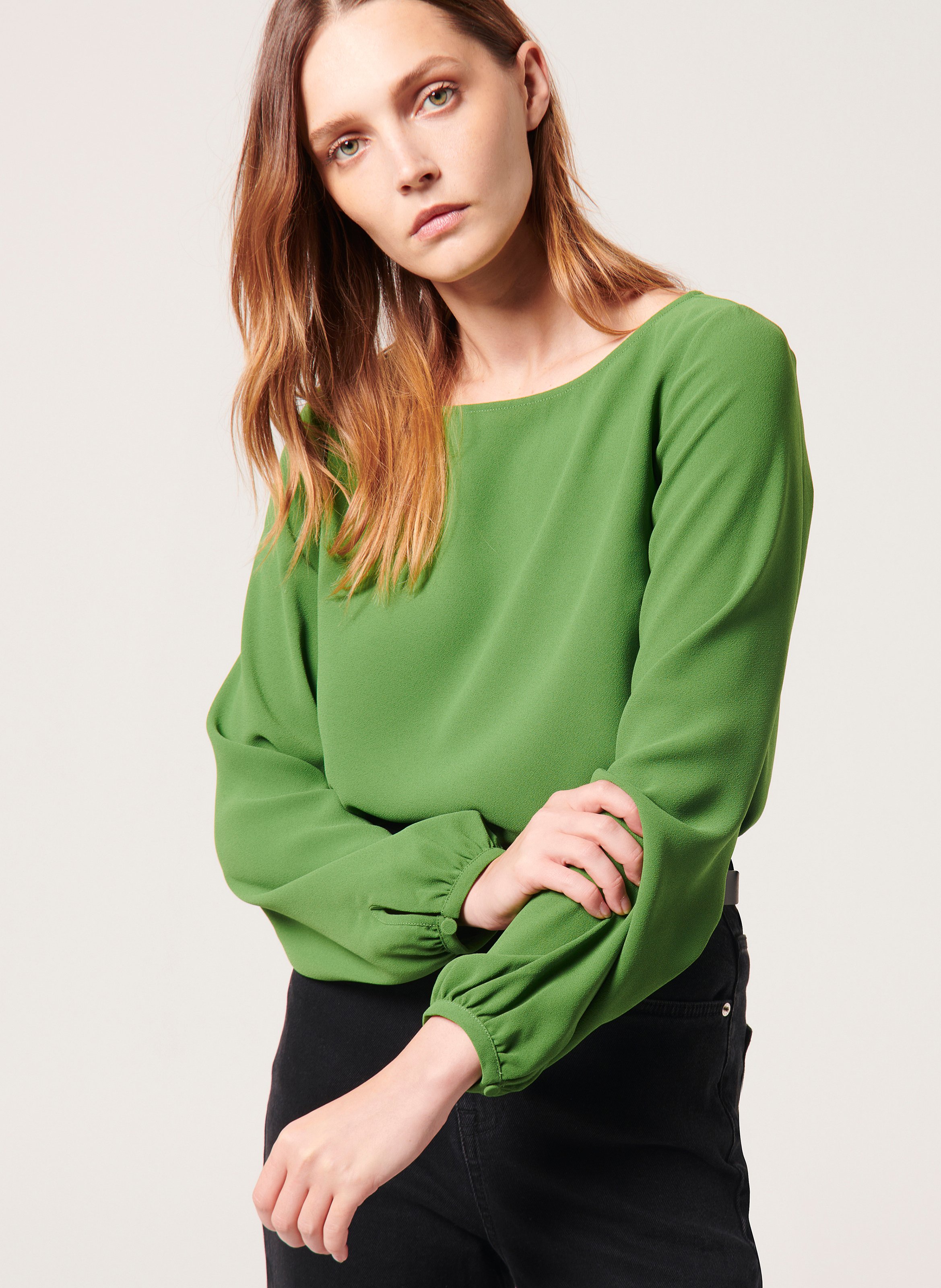 Vert Straight cut boat neck blouse