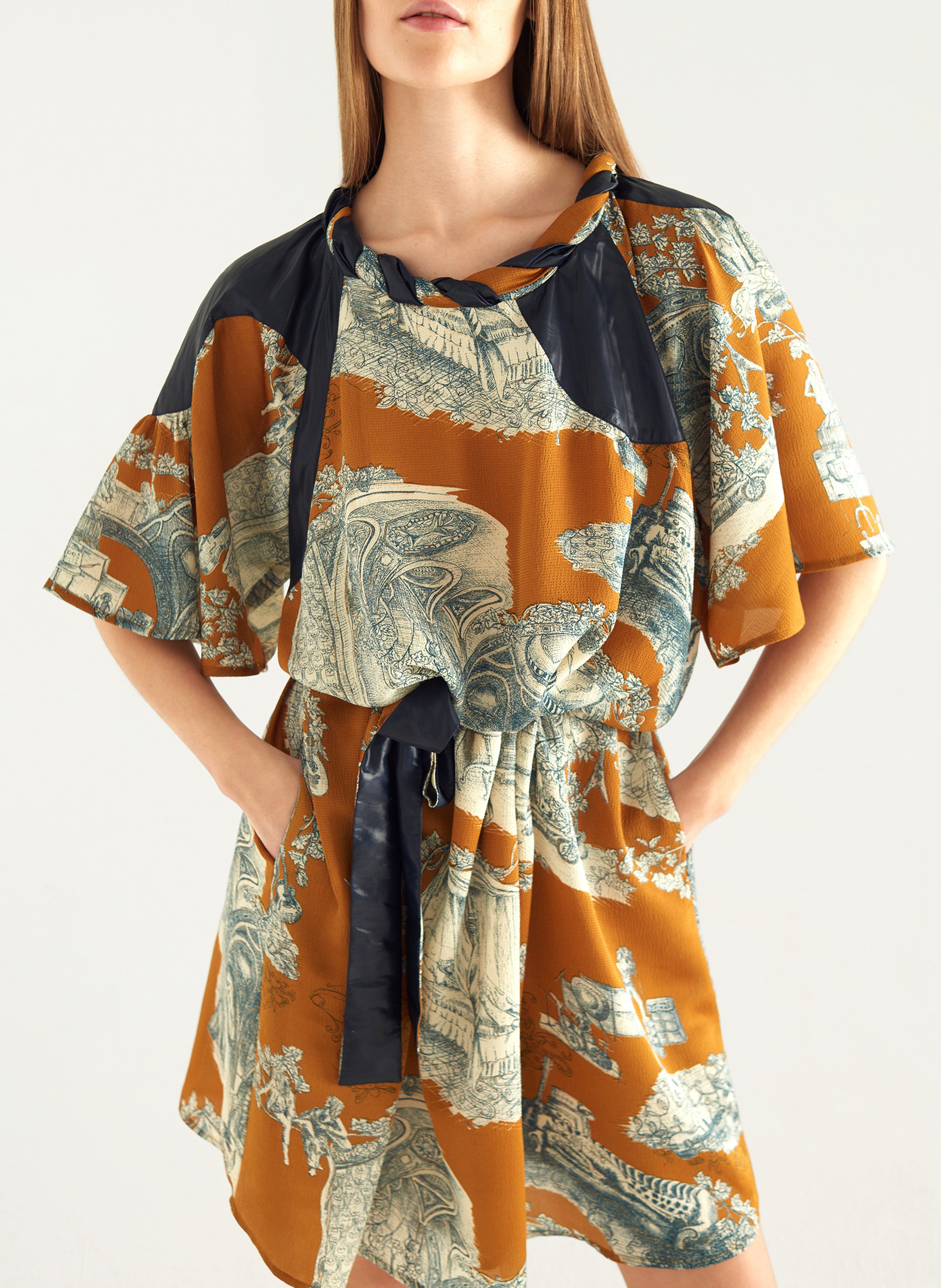 Robe courte fluide imprimée à ceinture COTELAC Jaune