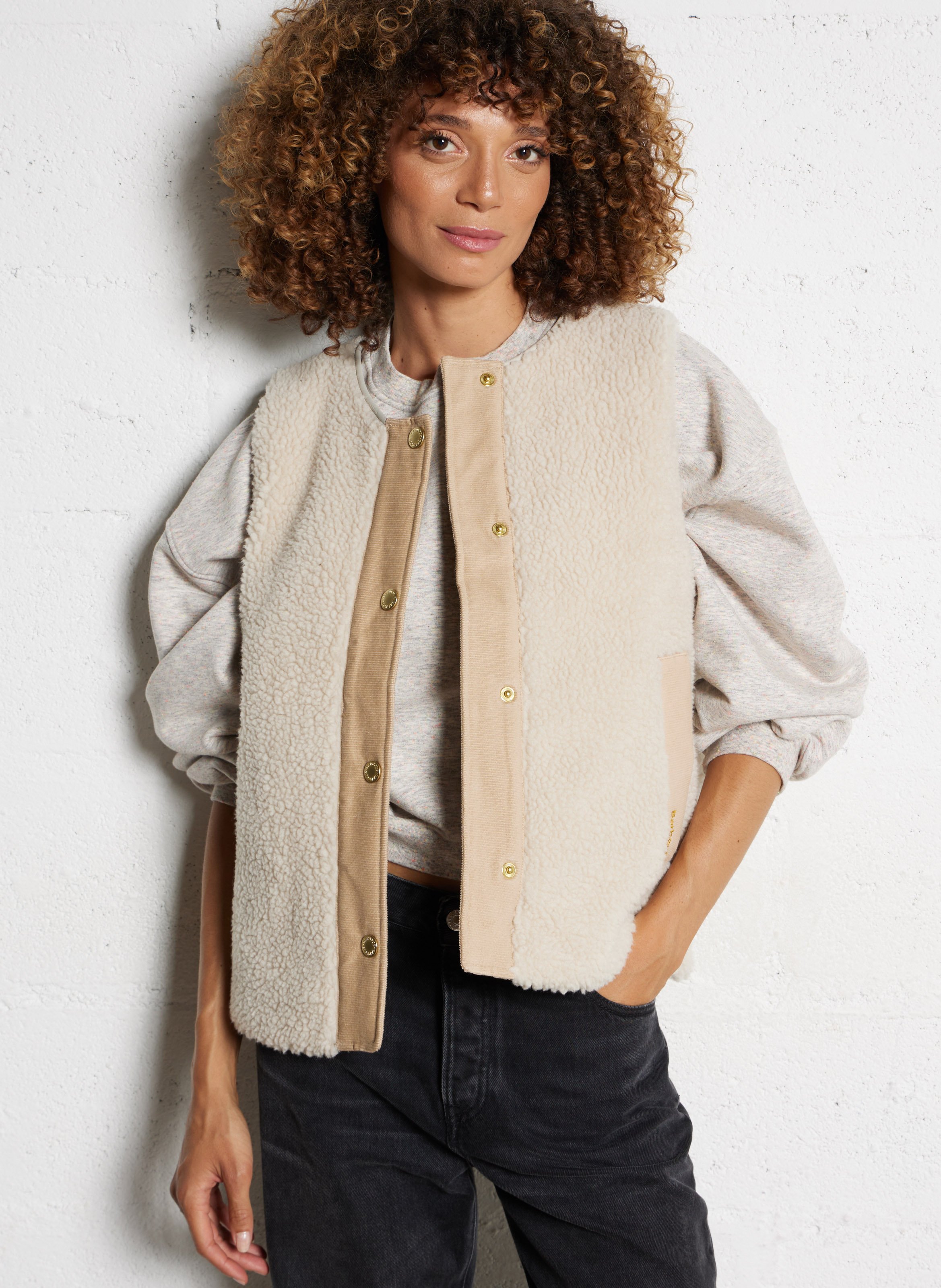Gilet col rond en fourrure teddy BARBOUR Beige
