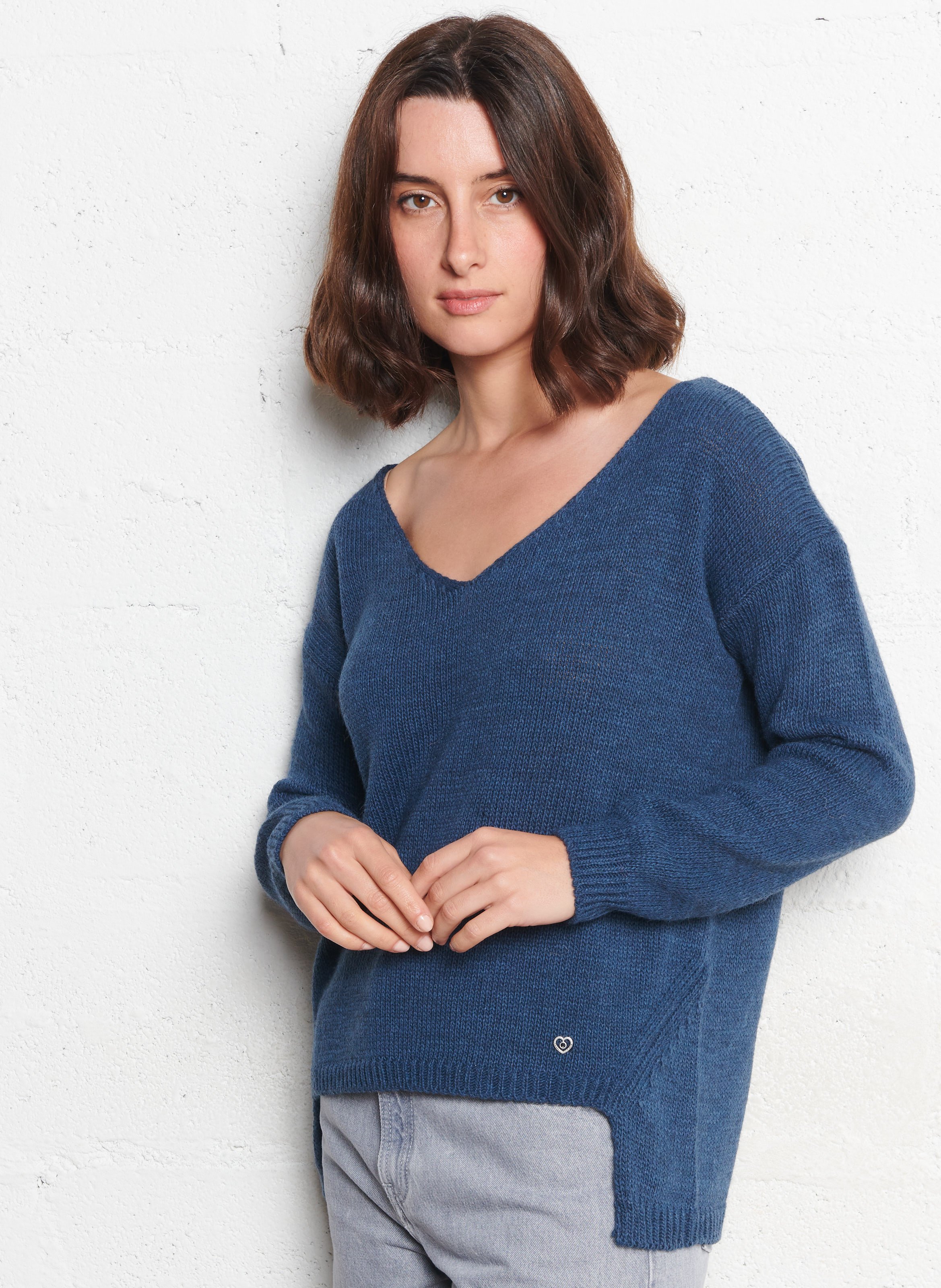 Pull V ample asymétrique uni PLEASE