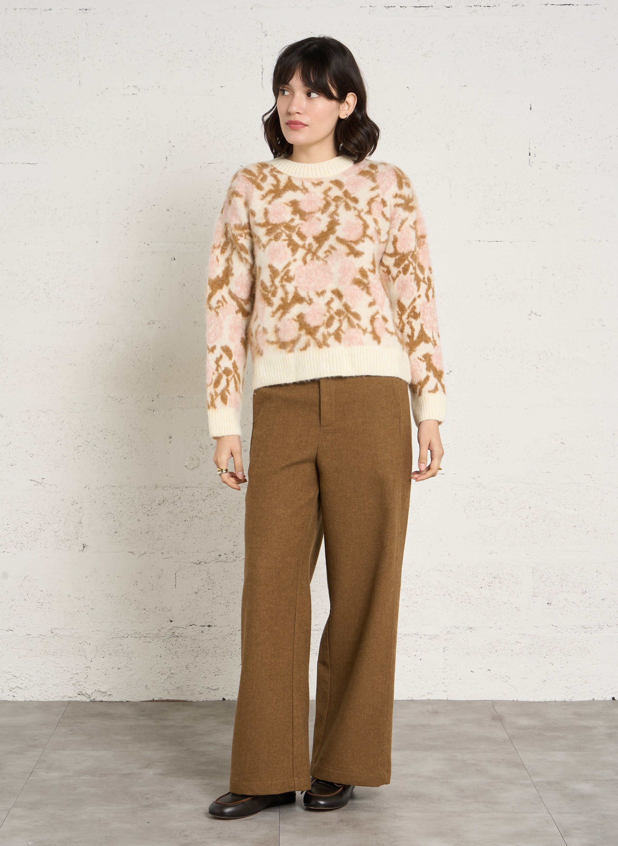Gerade geschnittener Rundhalspullover mit Print MAISON 123 Beige