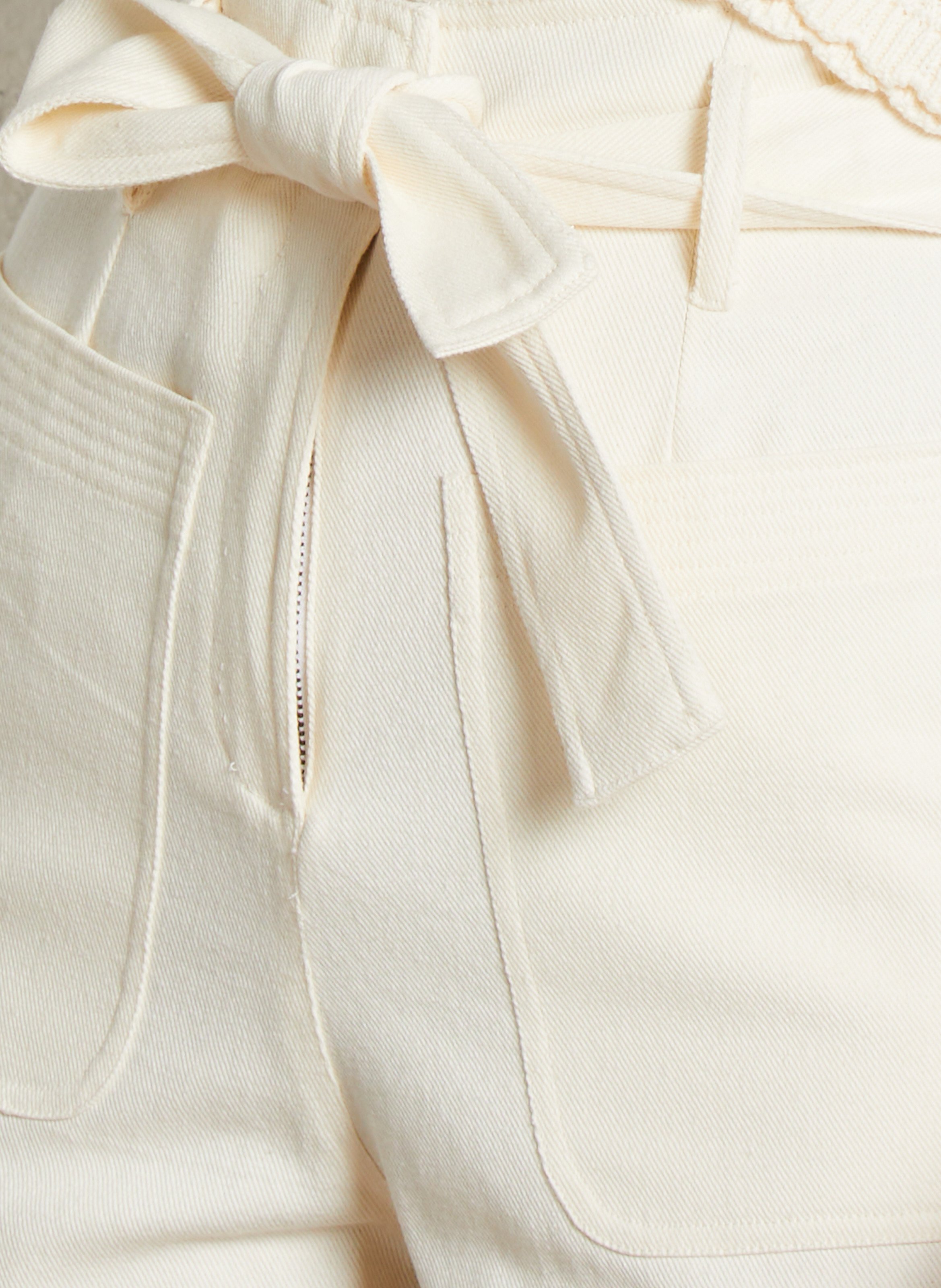 Gerade geschnittene Shorts aus Bio-Baumwolle - Look 1