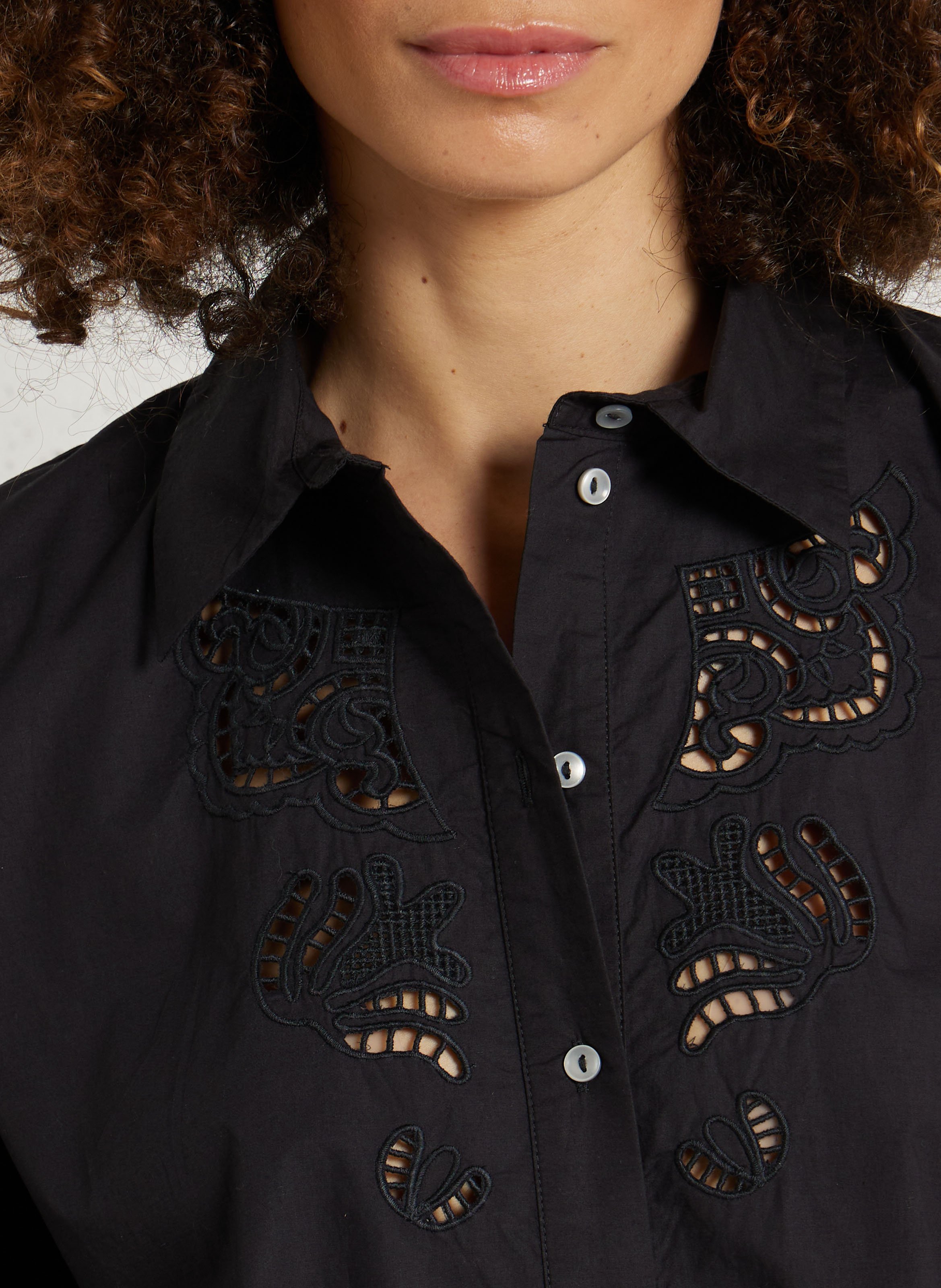 Chemise droite à broderies en coton bio LOUISE MISHA Noir