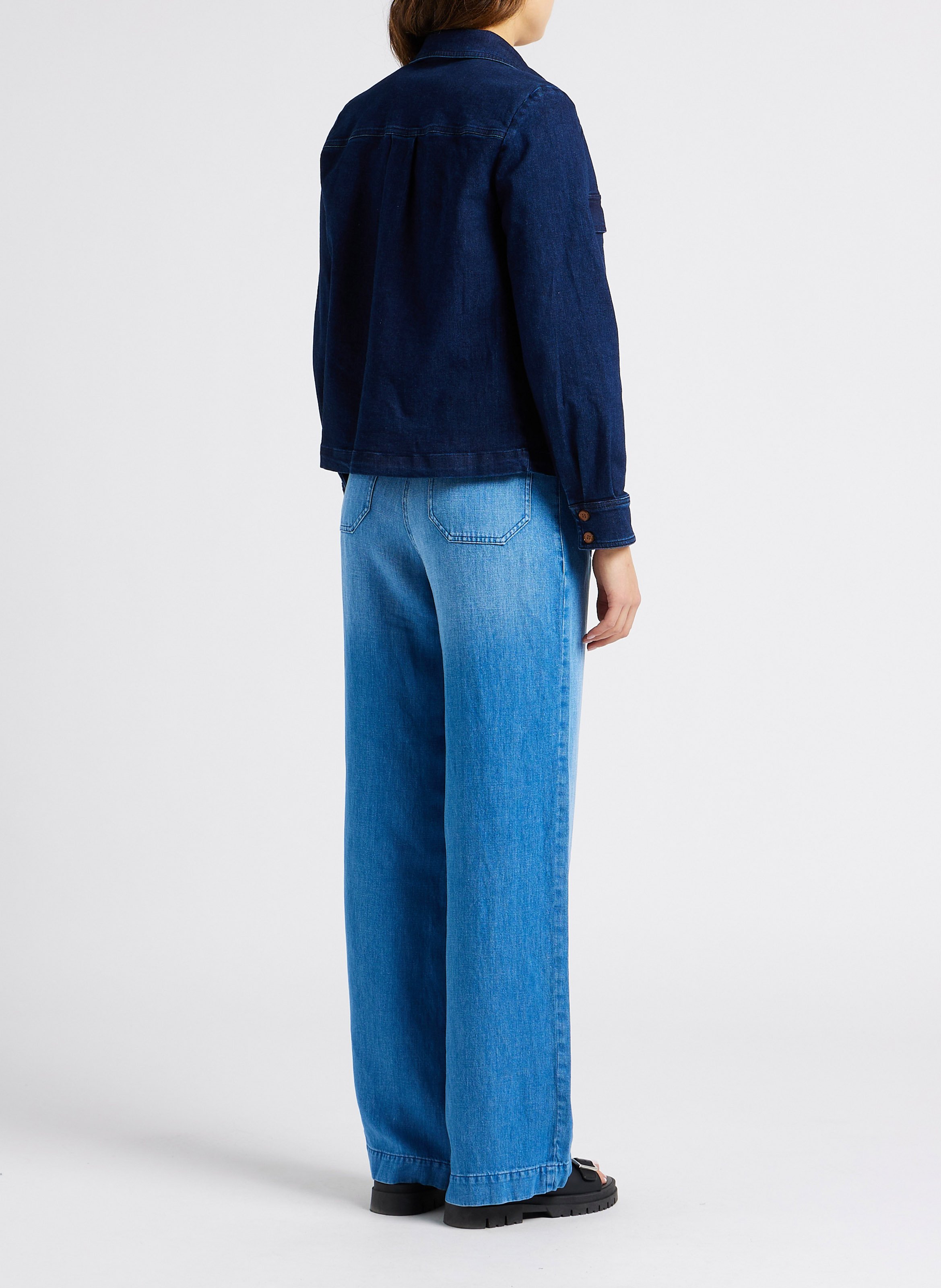 Gerade geschnittene Kurzjacke aus leichtem Baumwolldenim SESSUN Blau