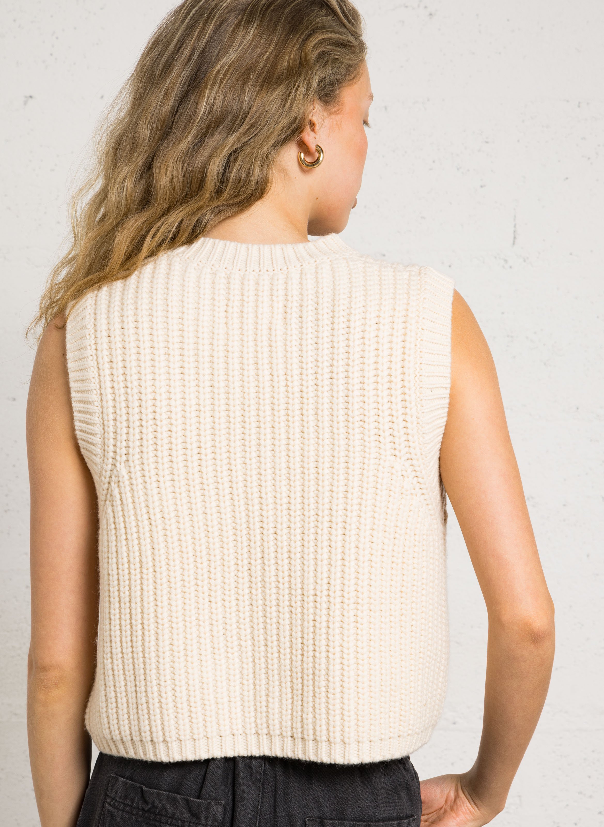 Sleeveless round neck wool blend vest DES PETITS HAUTS Beige