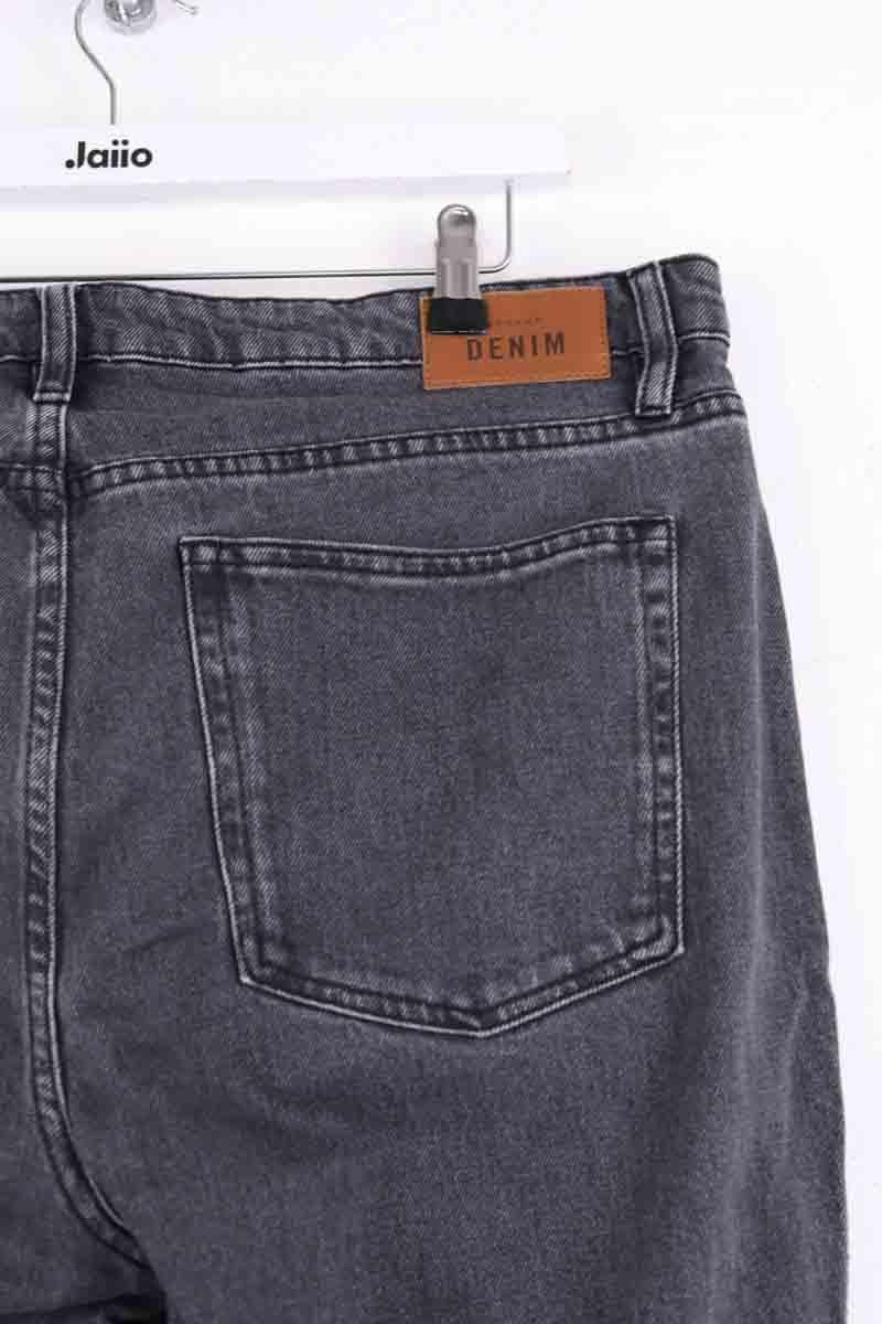 - Straight-leg jeans
- 5 pockets
- Straight cut
- Faded effect SEZANE - Seconde main Grey