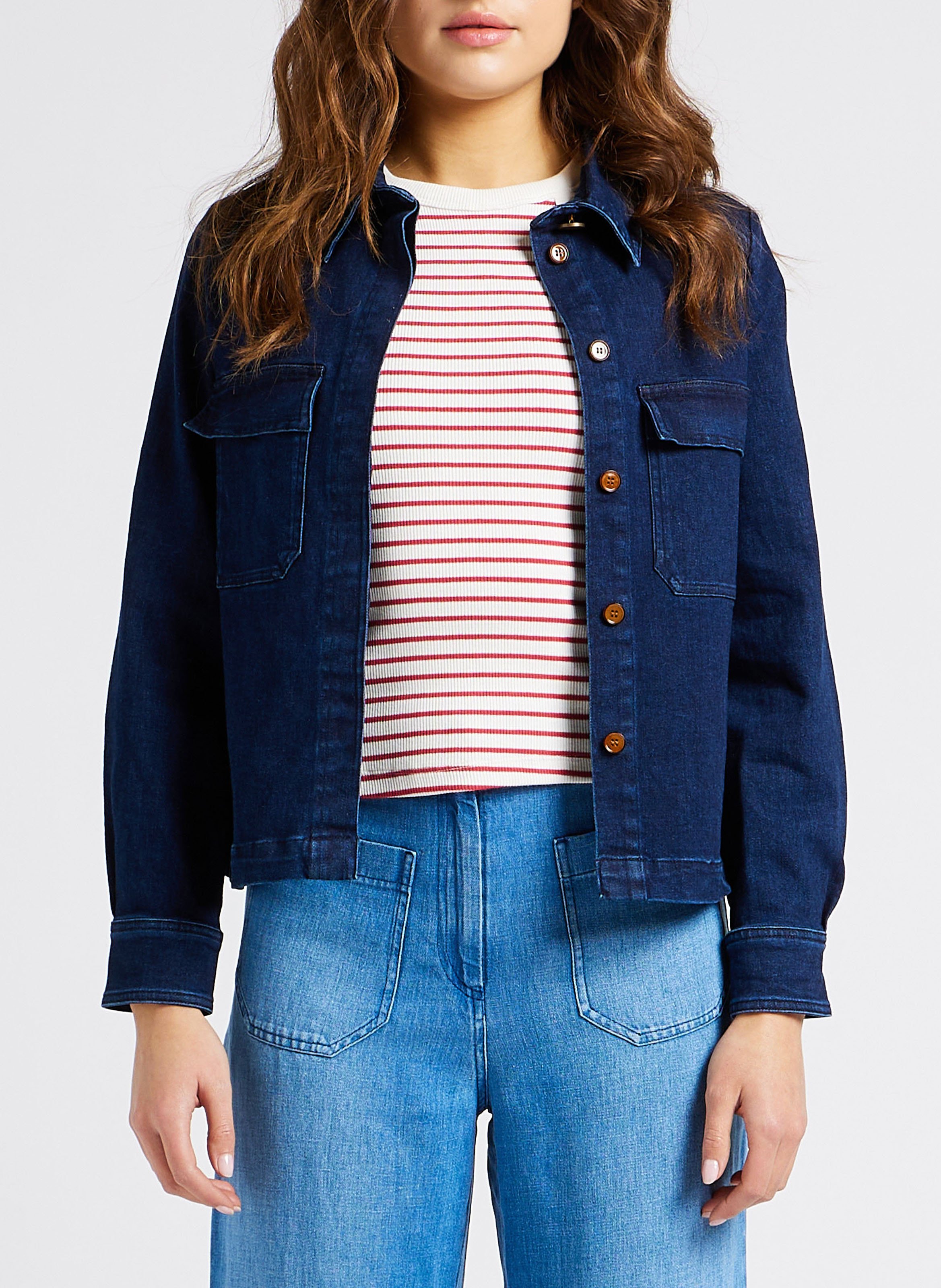 Gerade geschnittene Kurzjacke aus leichtem Baumwolldenim SESSUN Blau
