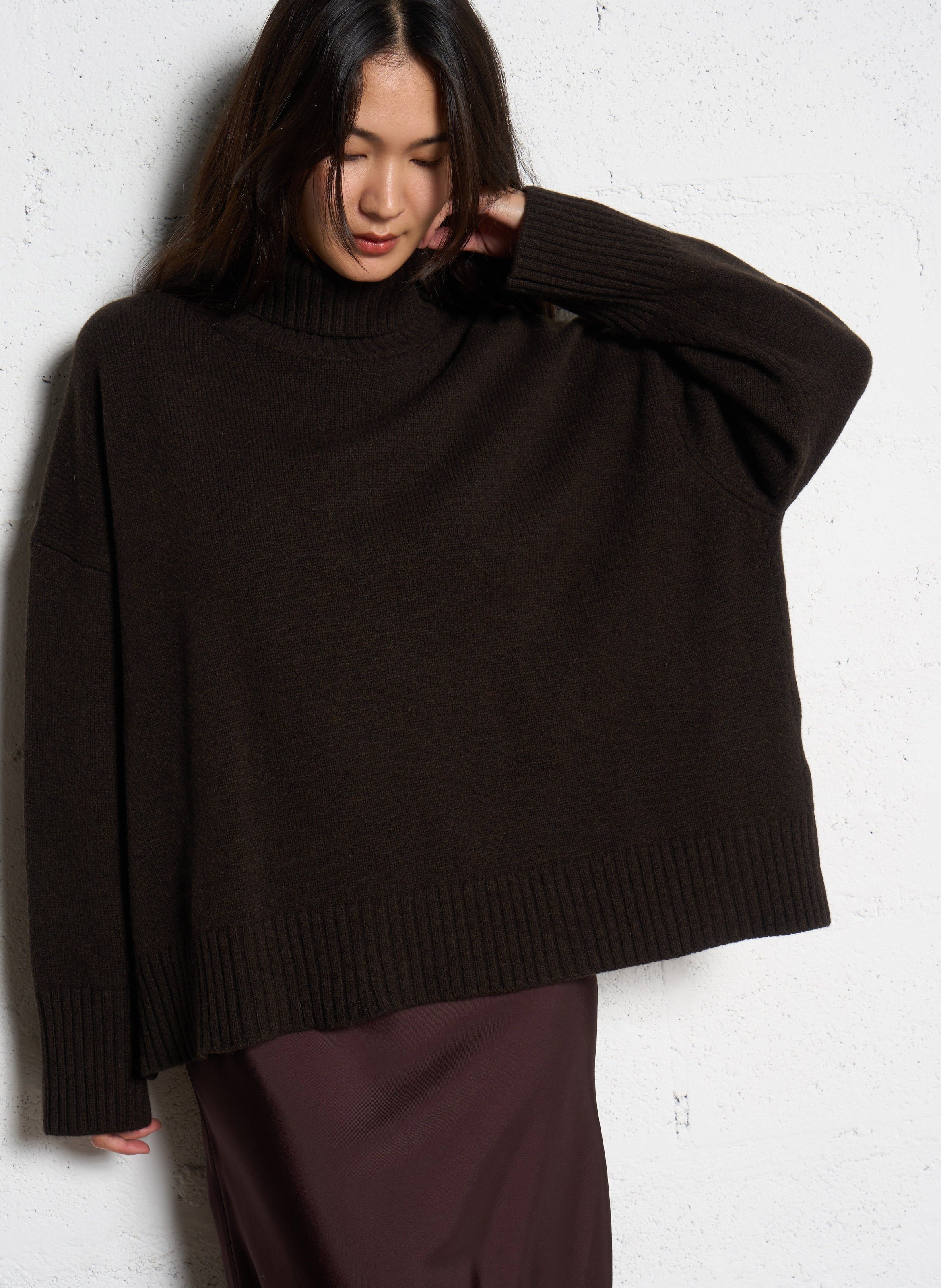 Pull col roulé oversize en laine SOEUR Marron