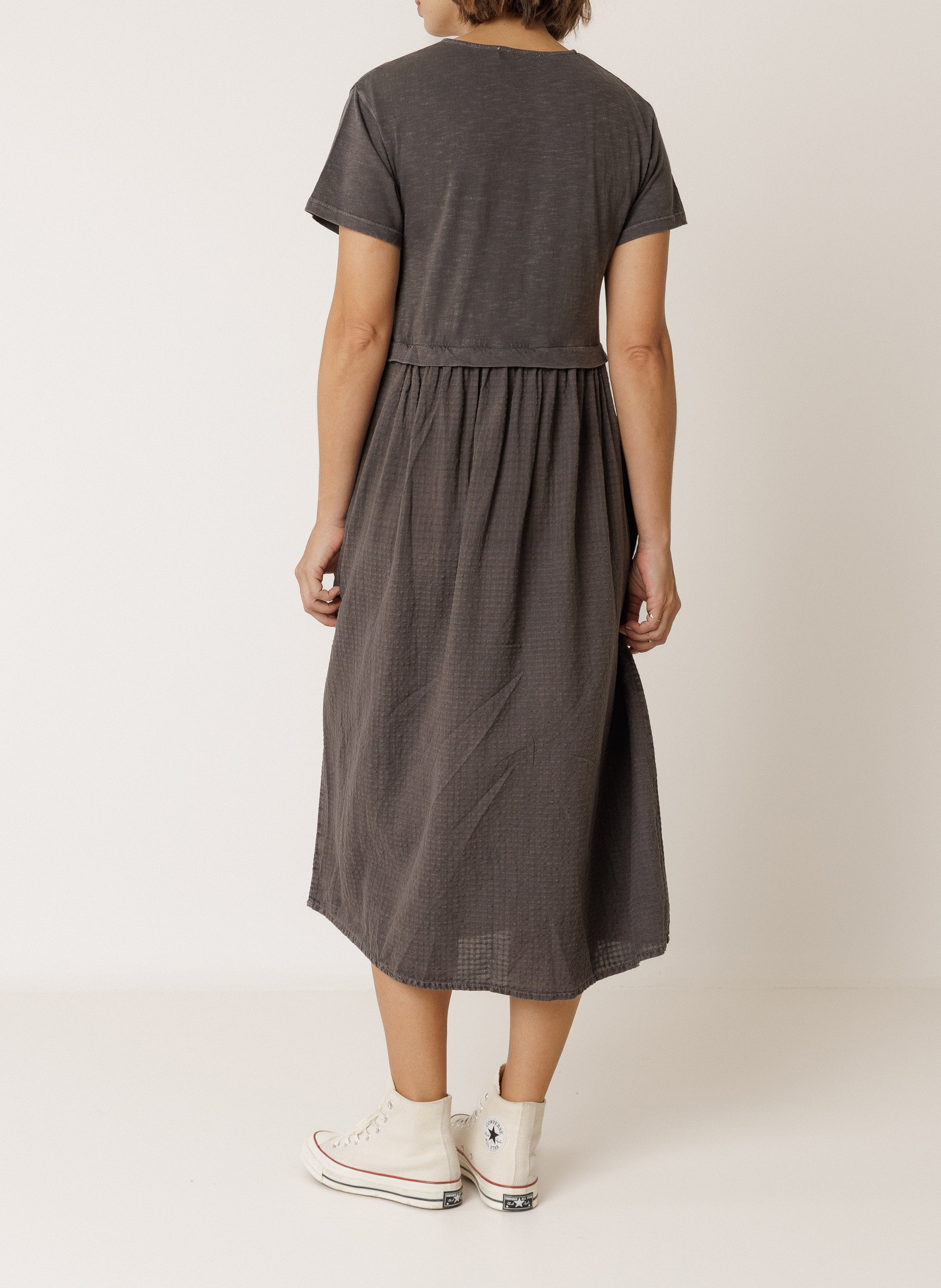 Midi uitlopende jurk met ronde hals van katoen INDI & COLD Grijs