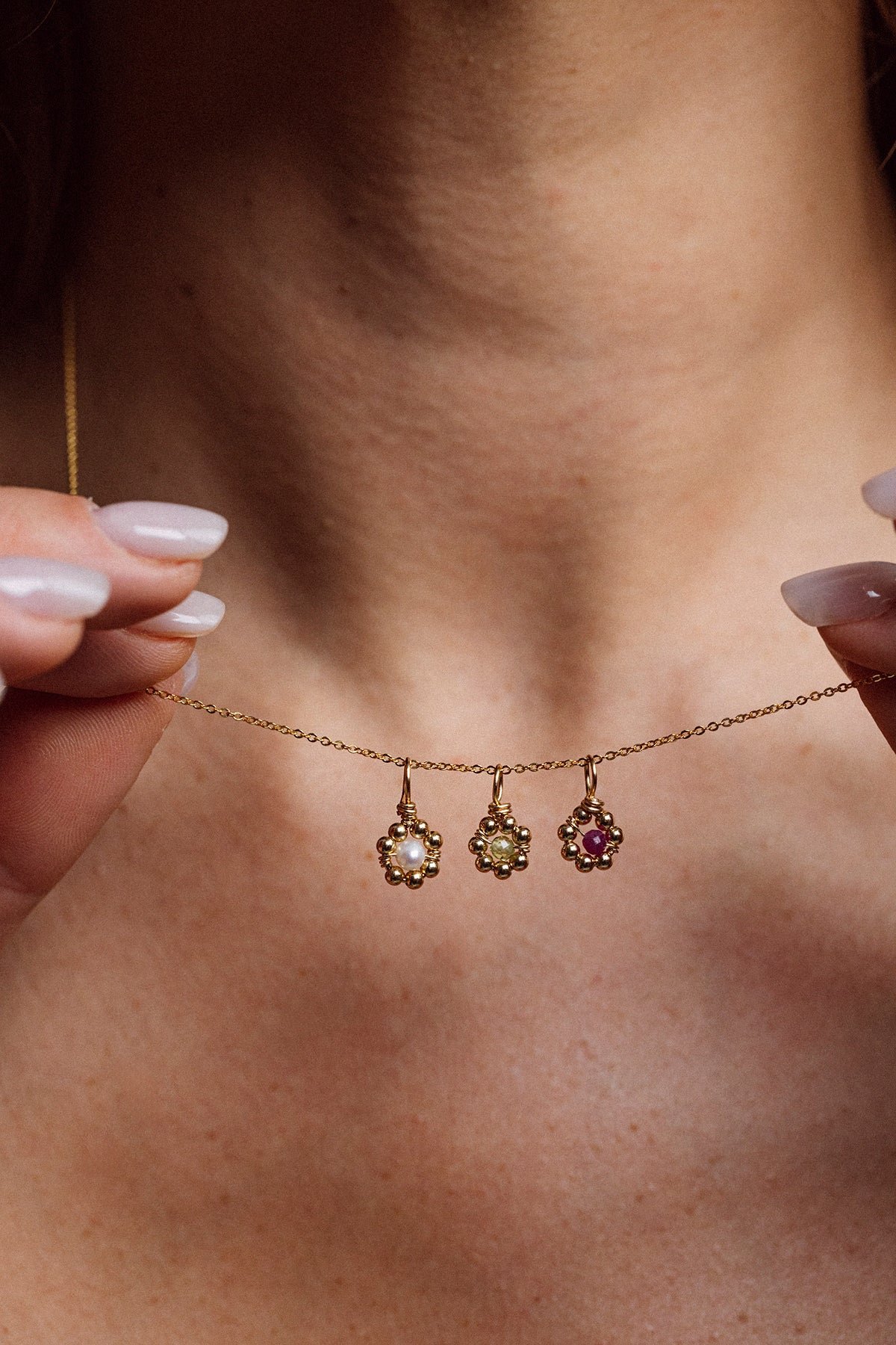 Daisy pearl pendant YAY Golden