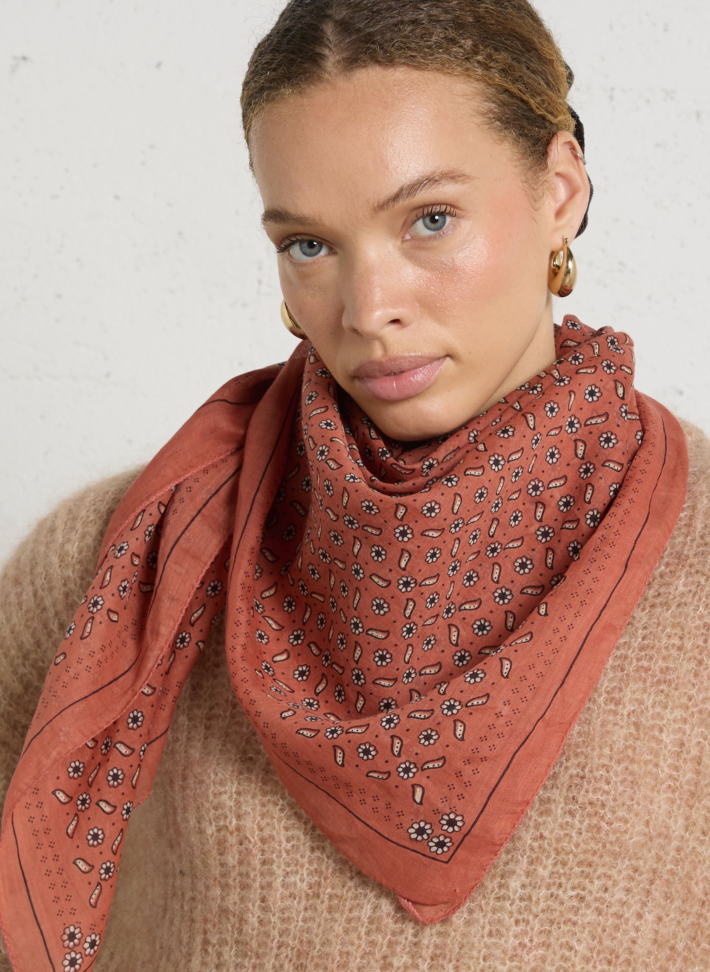 Foulard imrpimé fleuri en coton DES PETITS HAUTS Rose