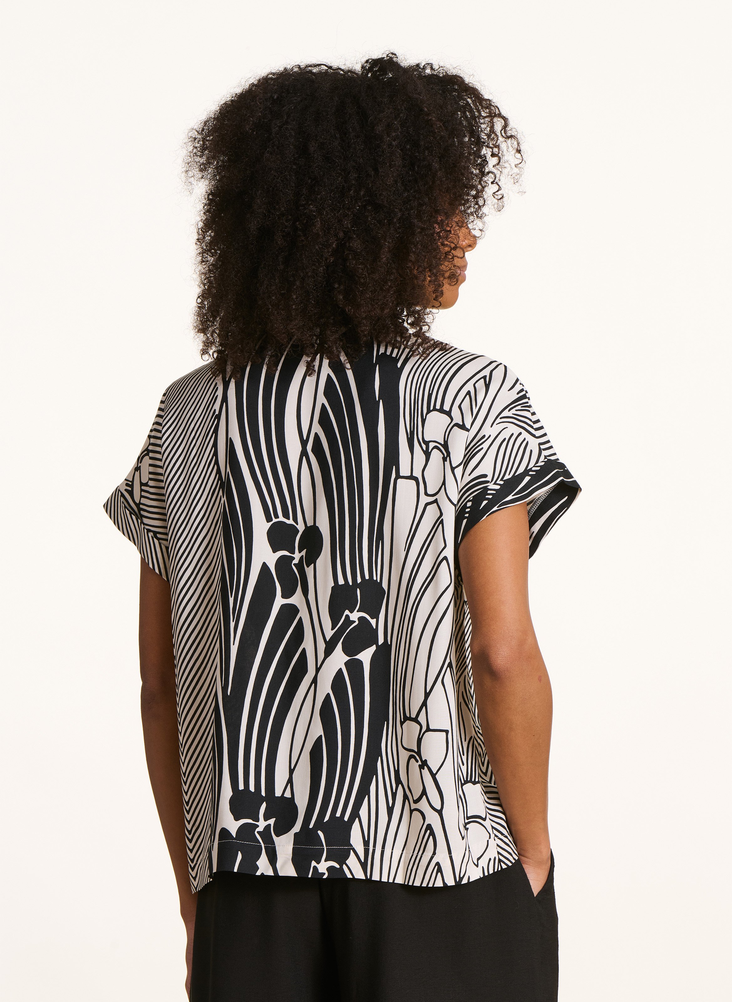 Loose-fit lightweight printed V-neck sweater LA FEE MARABOUTEE Black