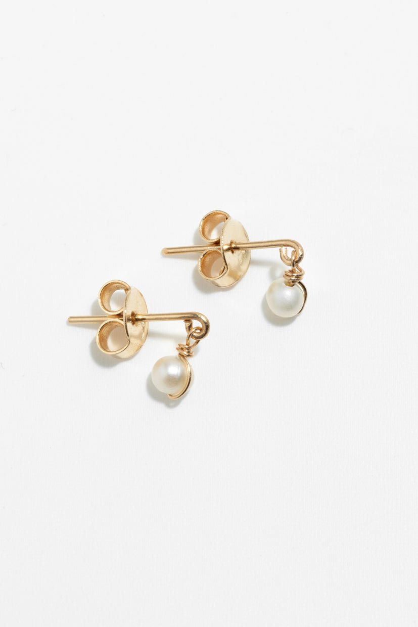 750 pearl earrings YAY White