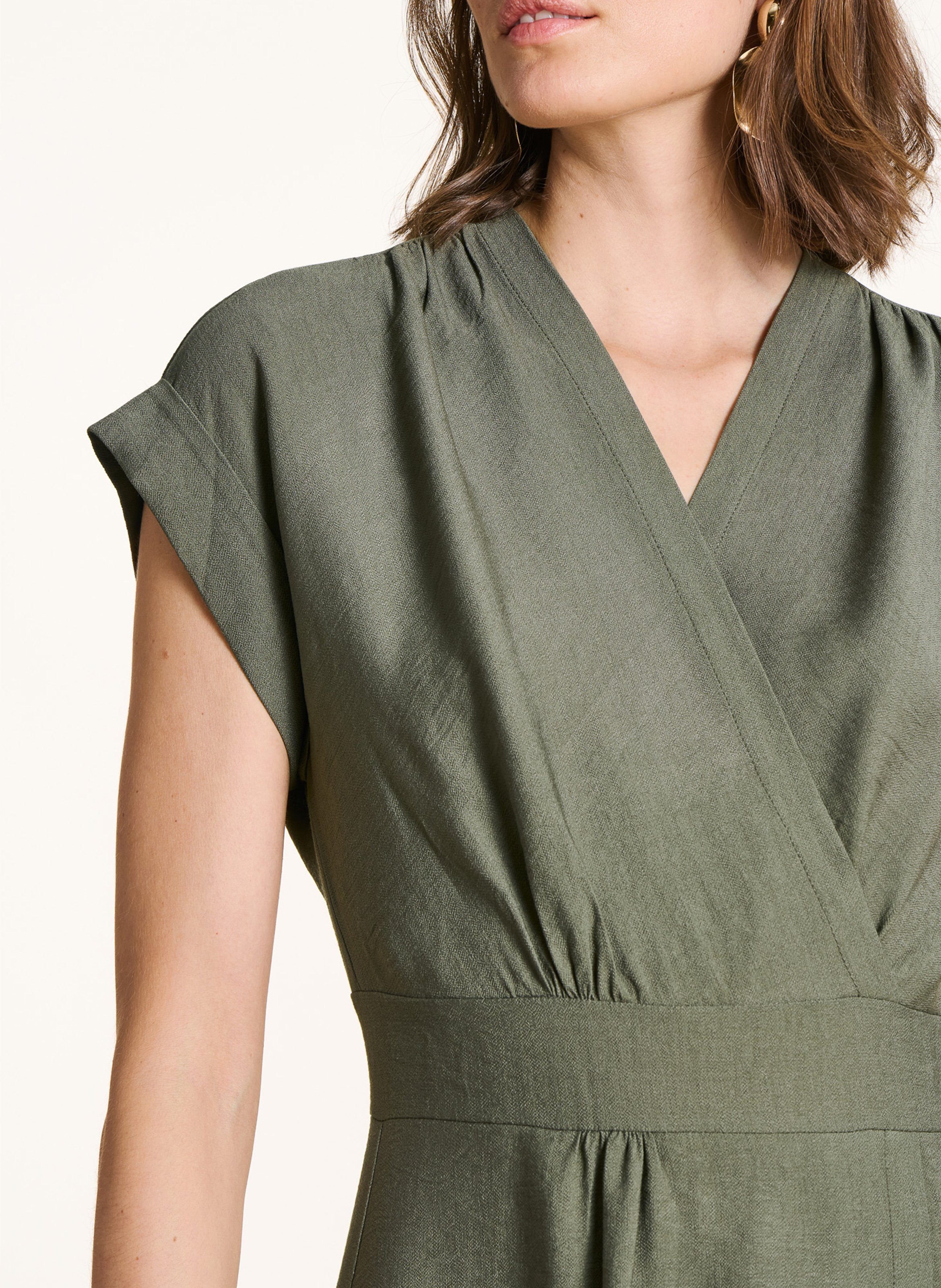 Langes Kleid mit V-Ausschnitt LA FEE MARABOUTEE Grun