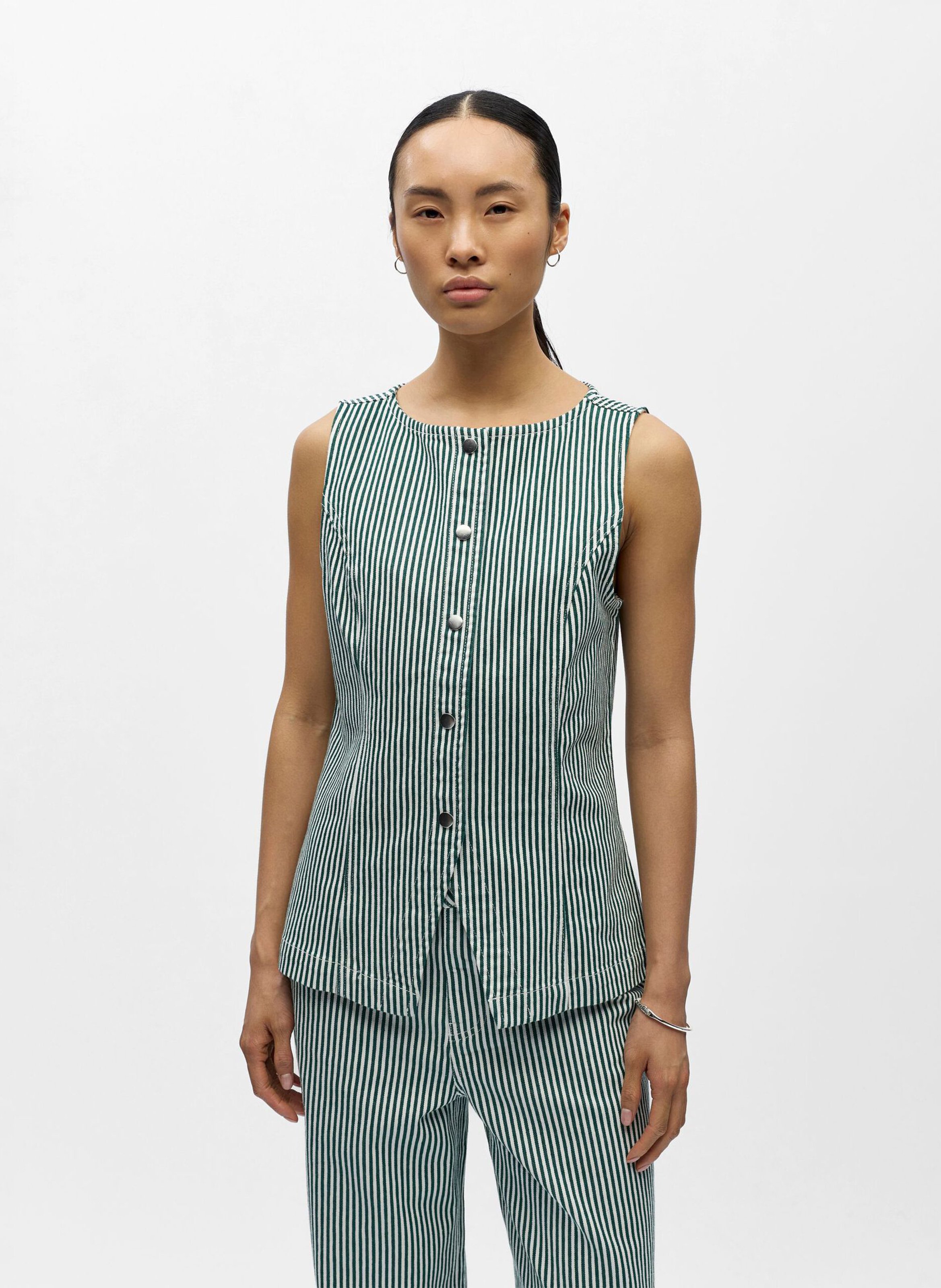 Eng anliegendes Oberteil mit Rundhalsausschnitt aus gestreiftem Baumwollmischgewebe OBJECT Beige