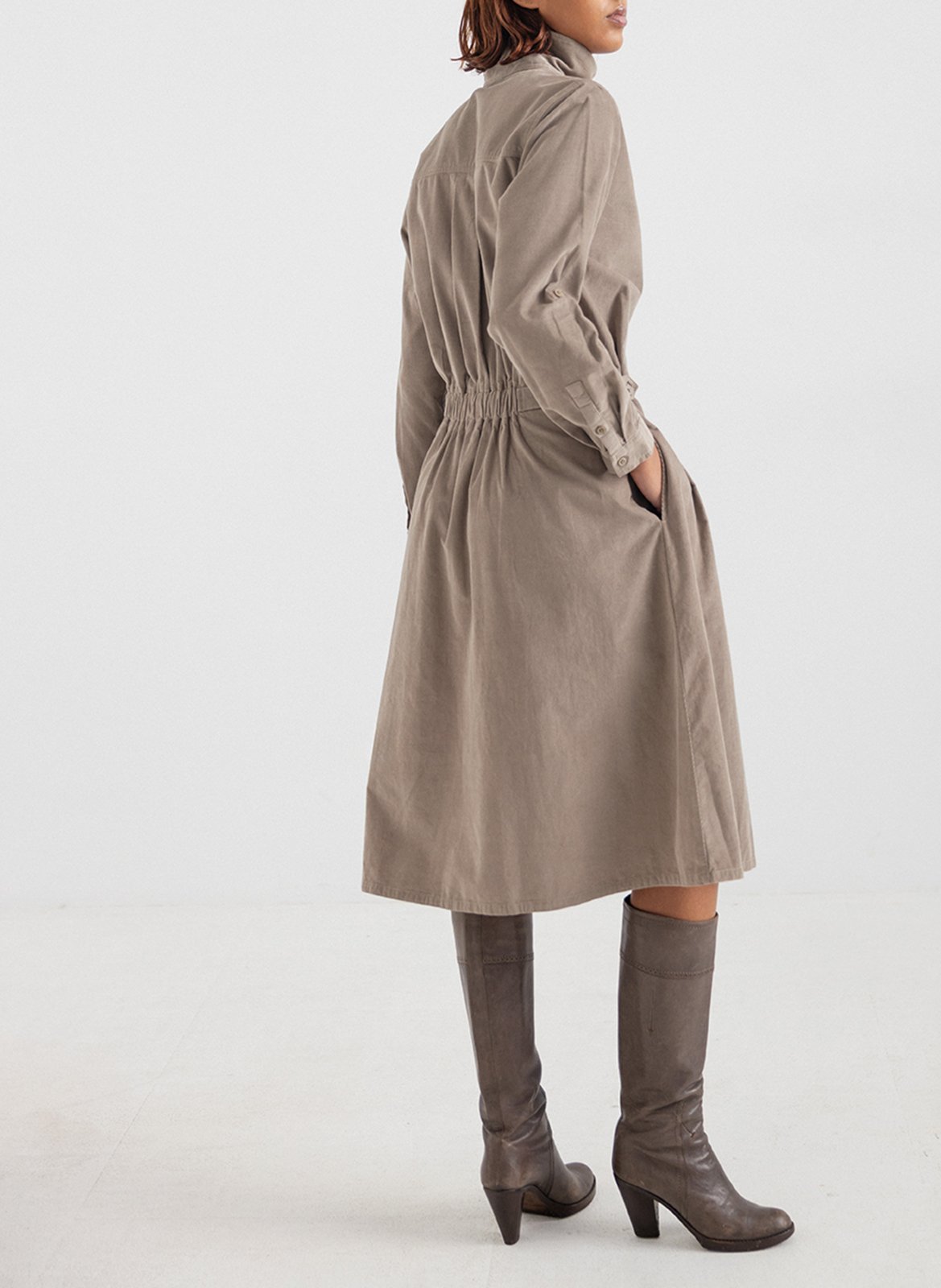 Vestido liso de corte evasé con cuello alto PROJECT-AJ117 Beige