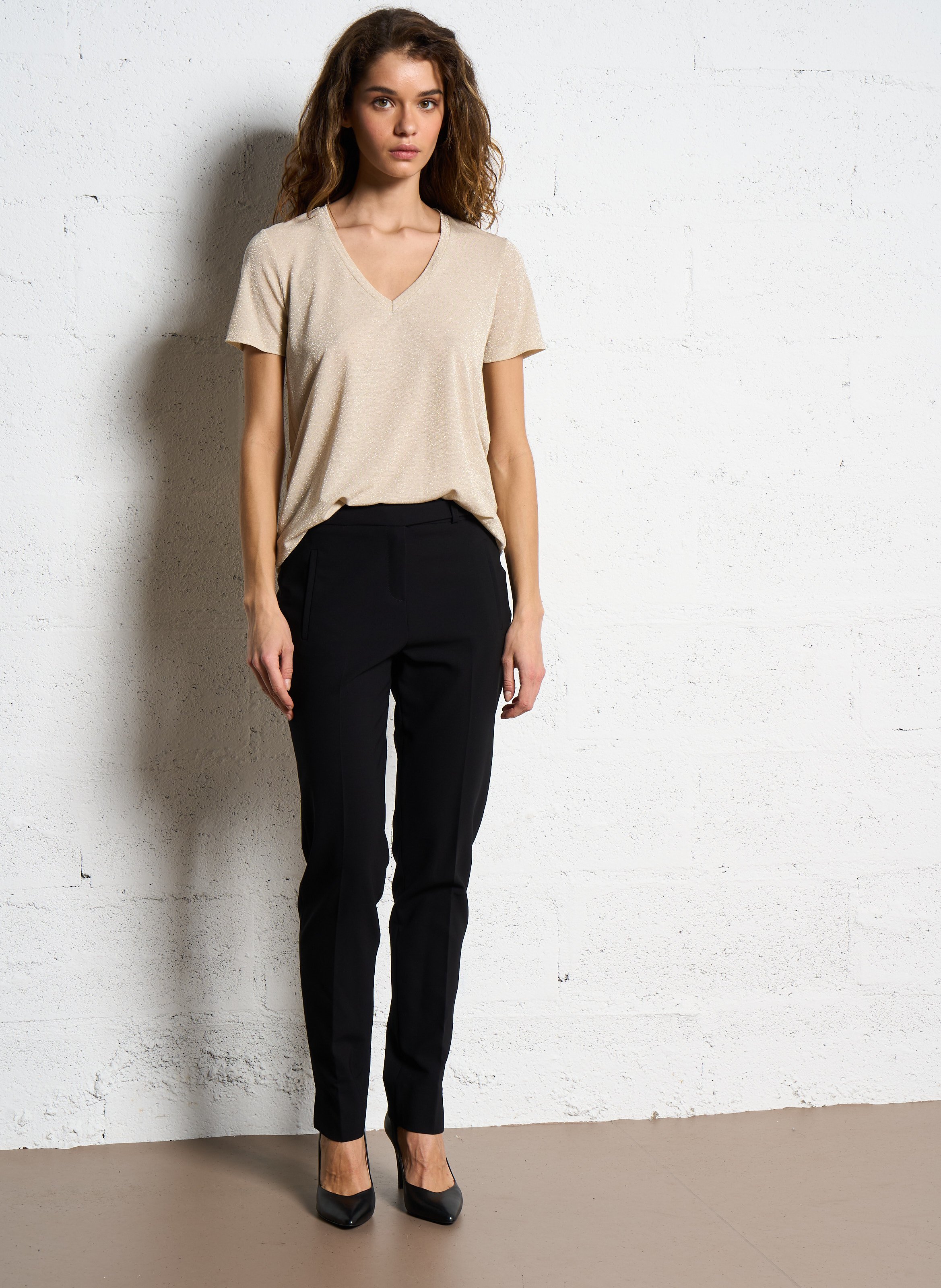 V-neck T-shirt with metallic thread PLEASE Golden