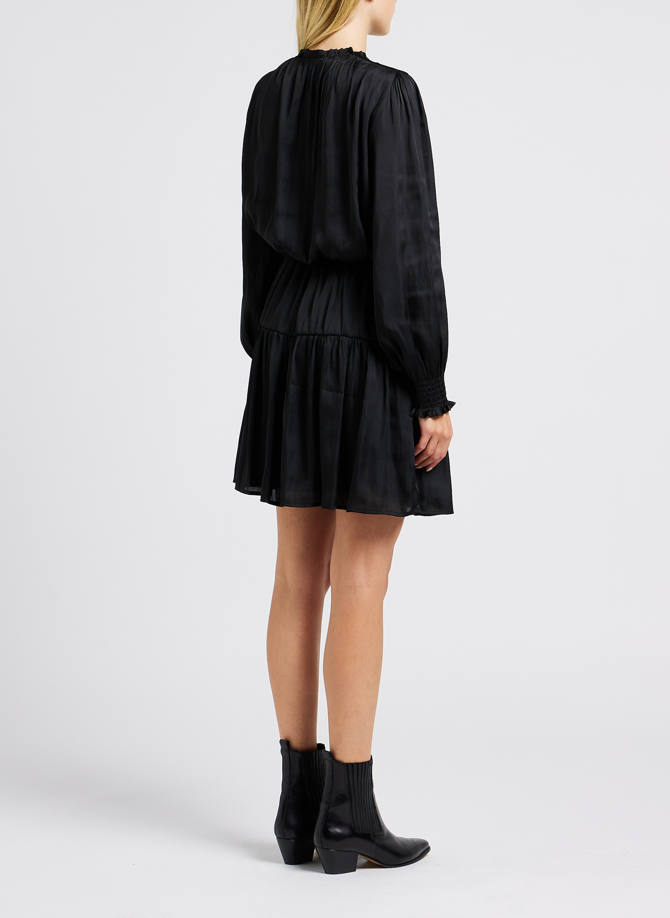 Korte, rechte jurk met ronde hals GRACE ET MILA Zwart